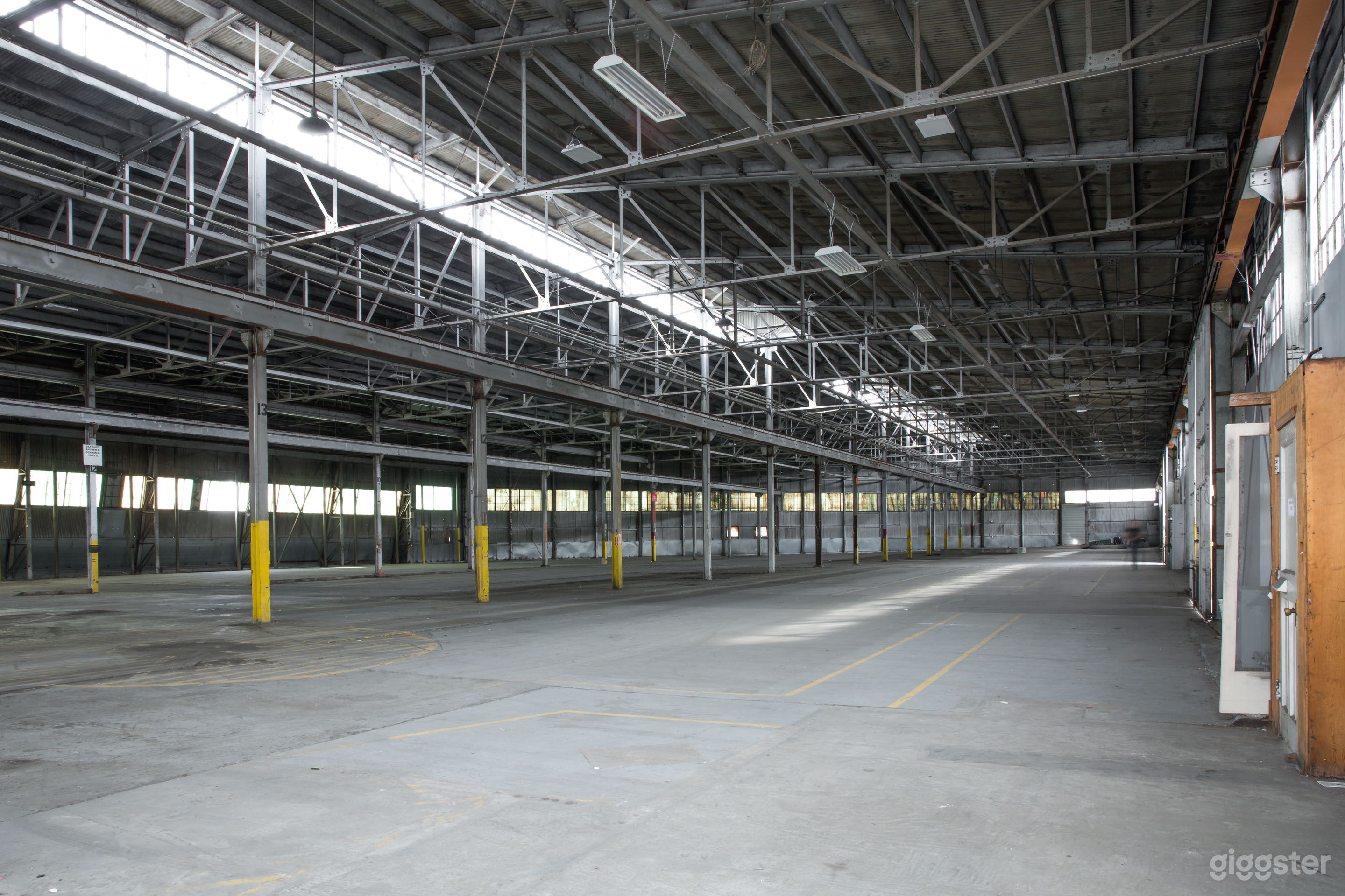 #40,032 Warehouse Los Angeles Photo 1