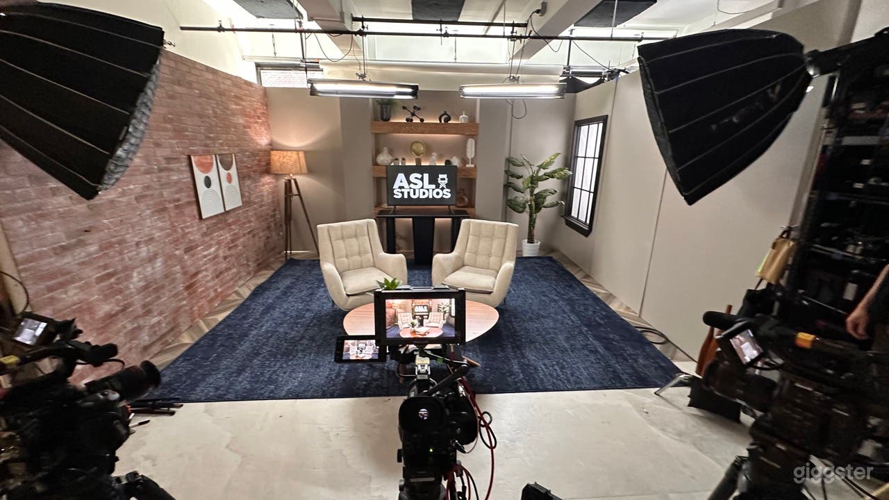 Living Room Video And Podcast Studio in Midtown Photo 1