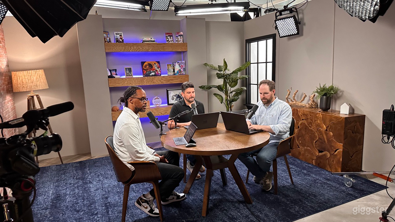 Living Room Video And Podcast Studio in Midtown Photo 2