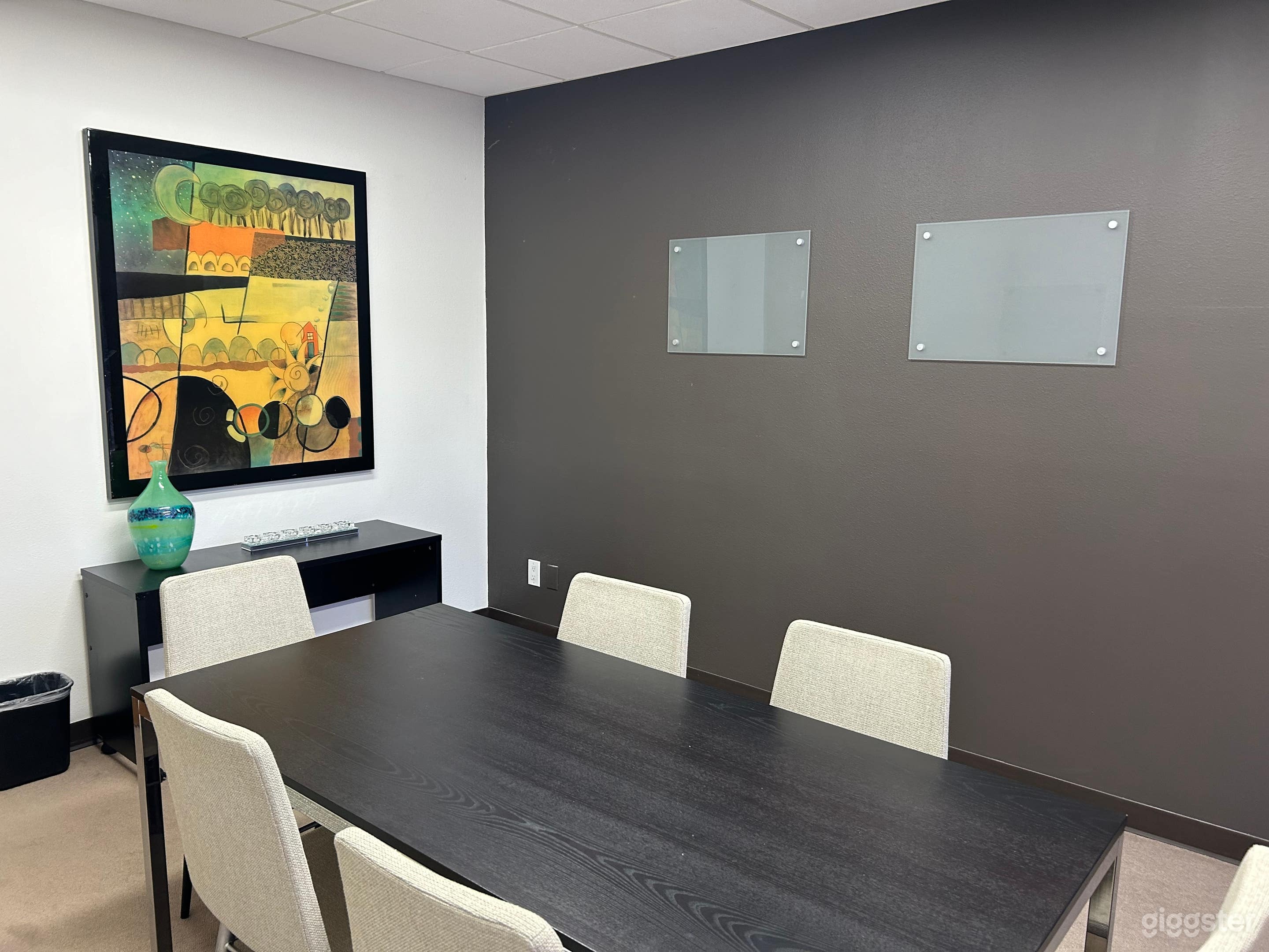 Warm Medium Conference Photo 3