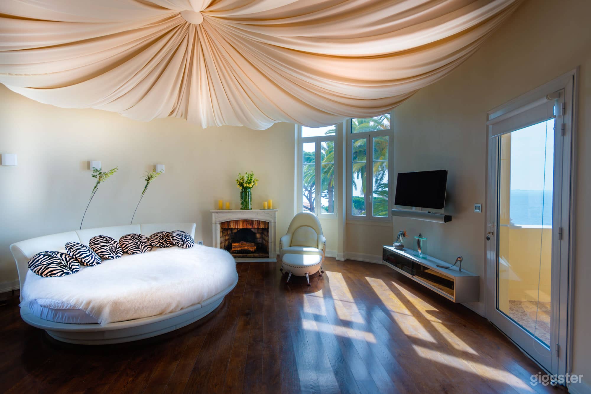 Palacial Rooftop Villa on French Riviera Photo 4