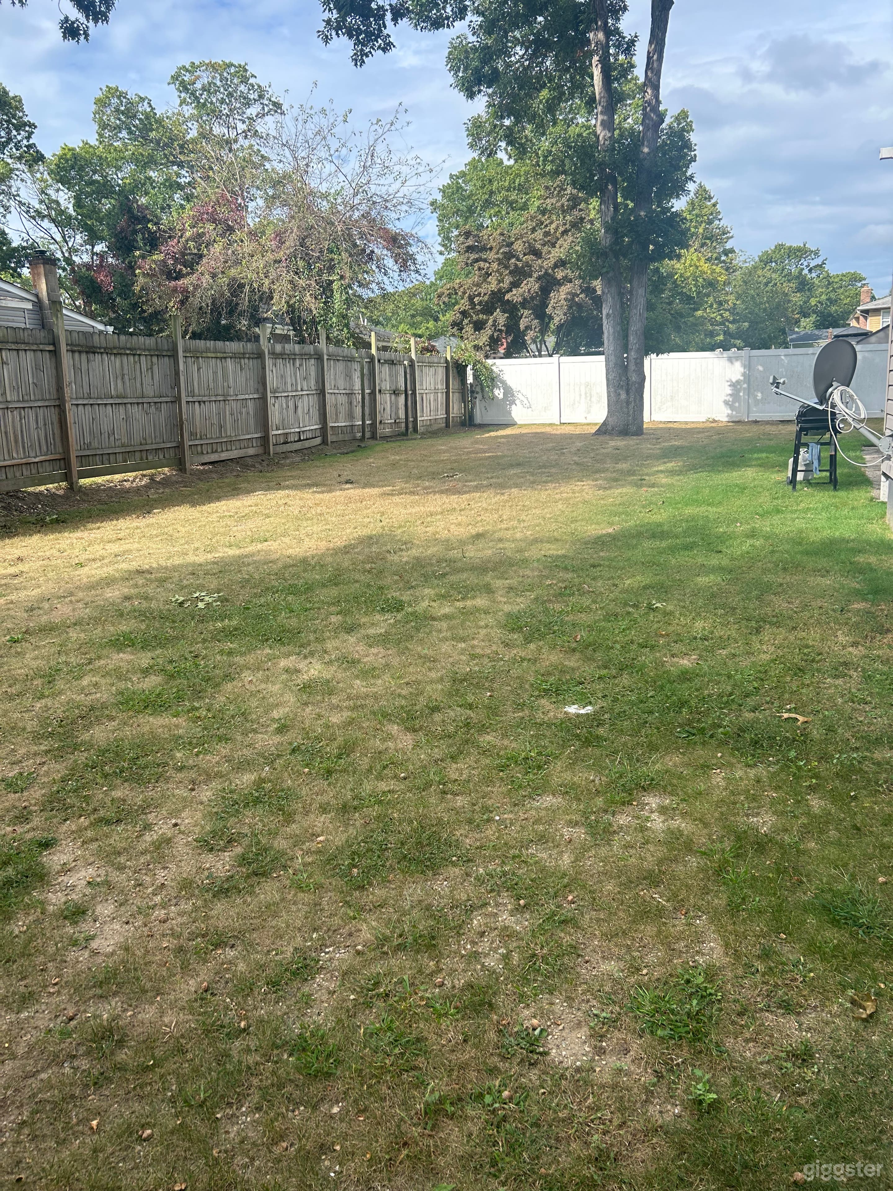 Spacious Outdoor Usage Photo 1