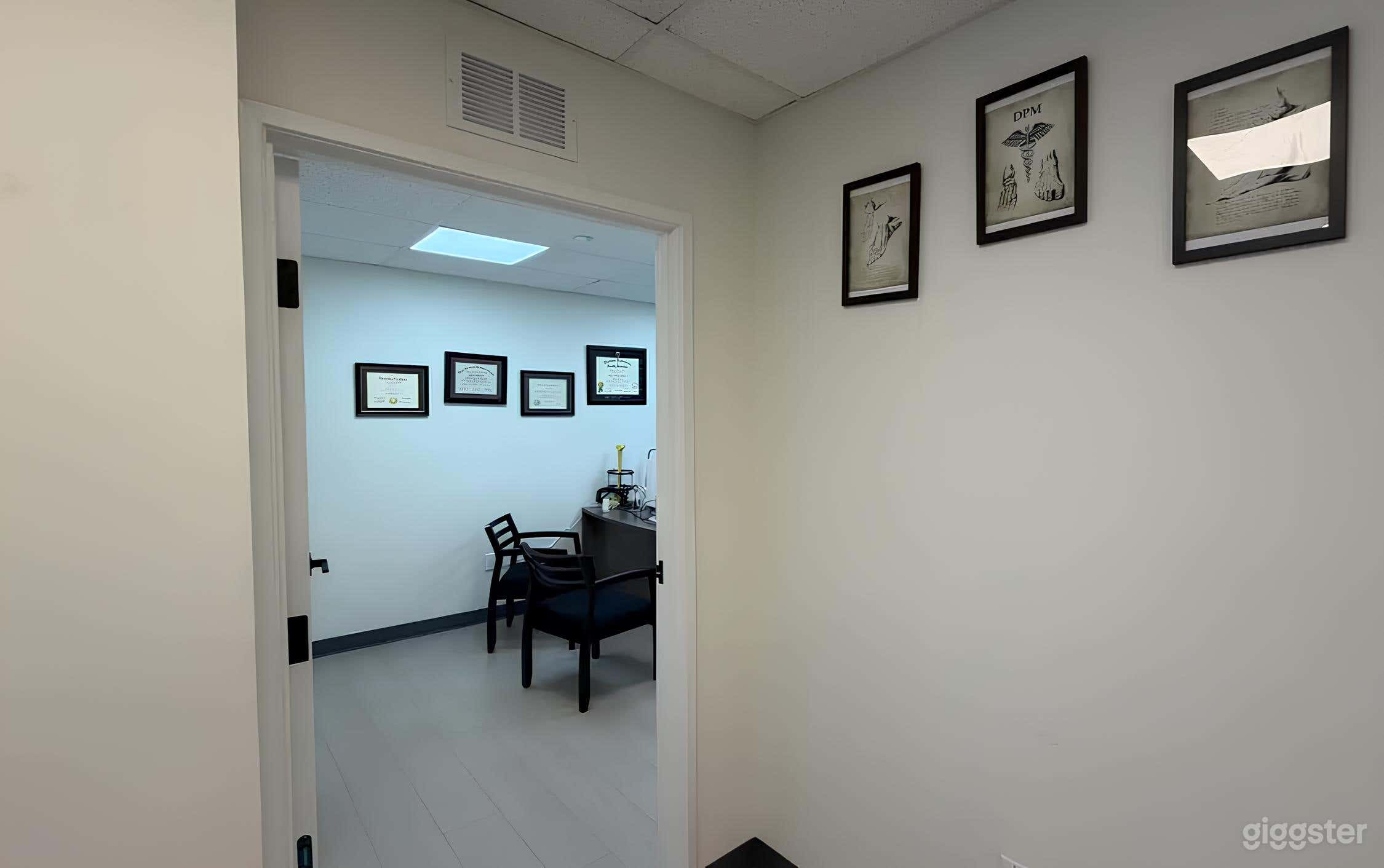 Classic Doctor's Office for 3 Photo 4