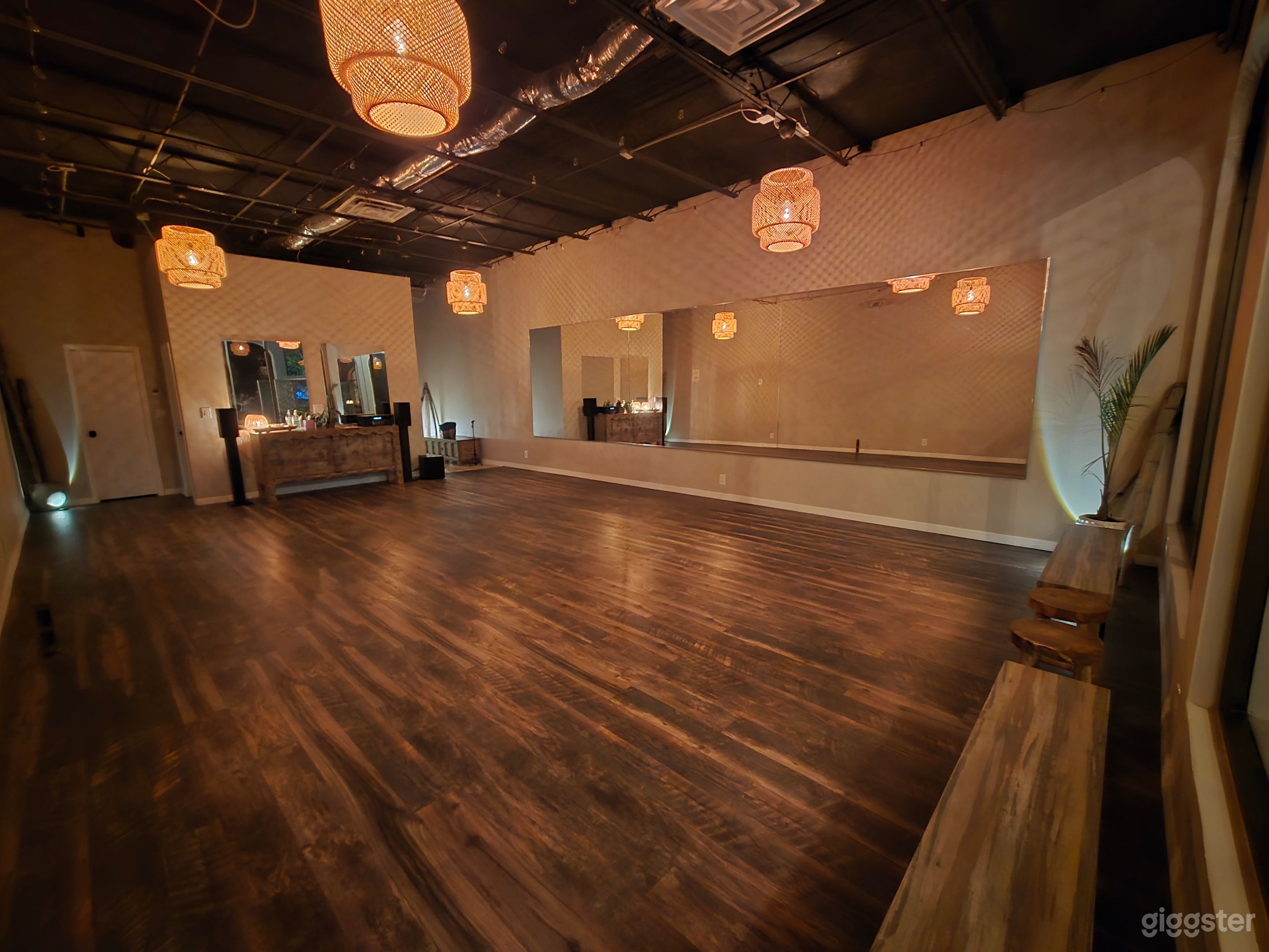 Intimate Rustic Retreat: Your Cozy Event Venue and Dance Studio Photo 2