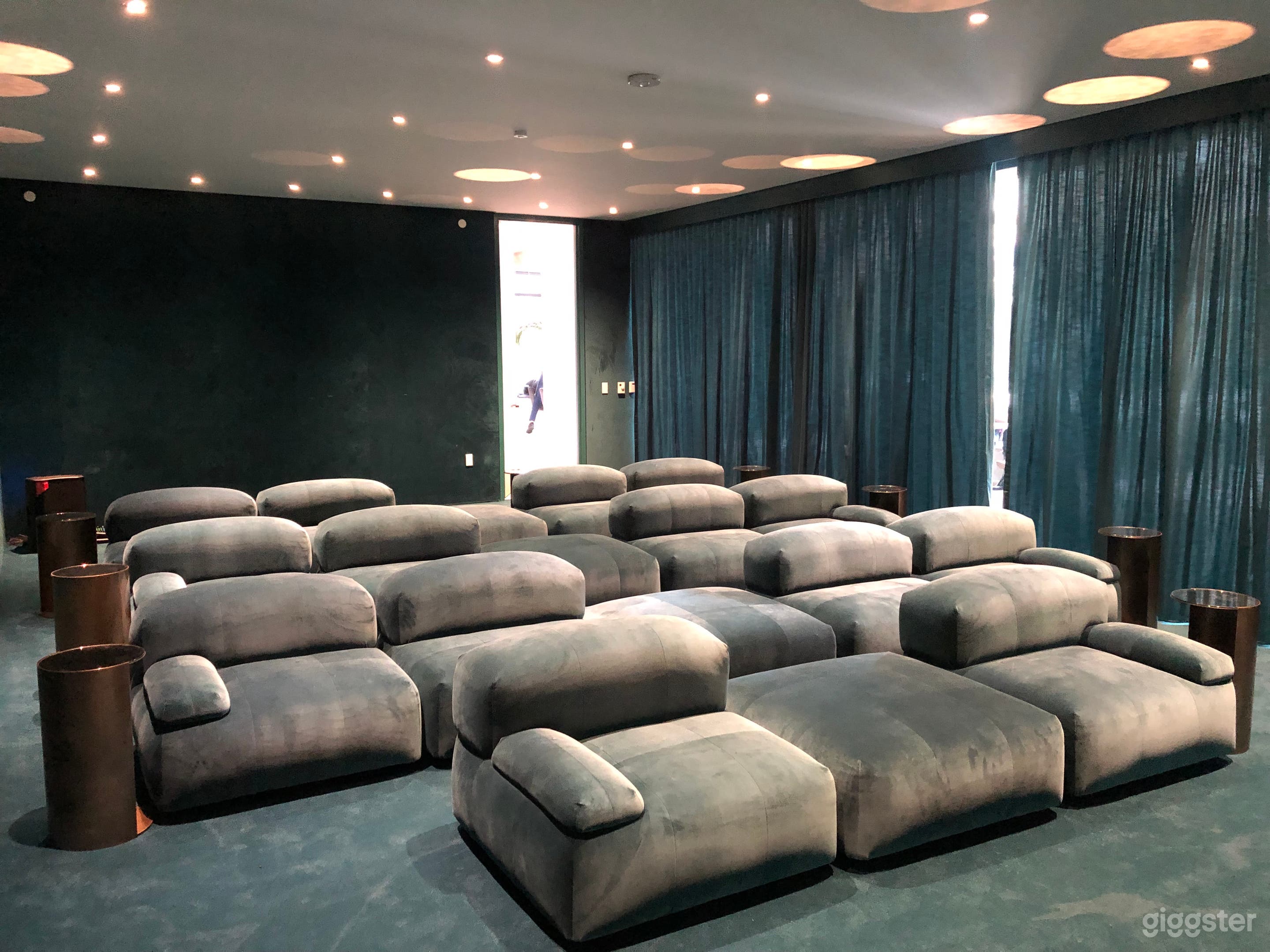 Modern Screening Room in Beverly Hills Photo 2