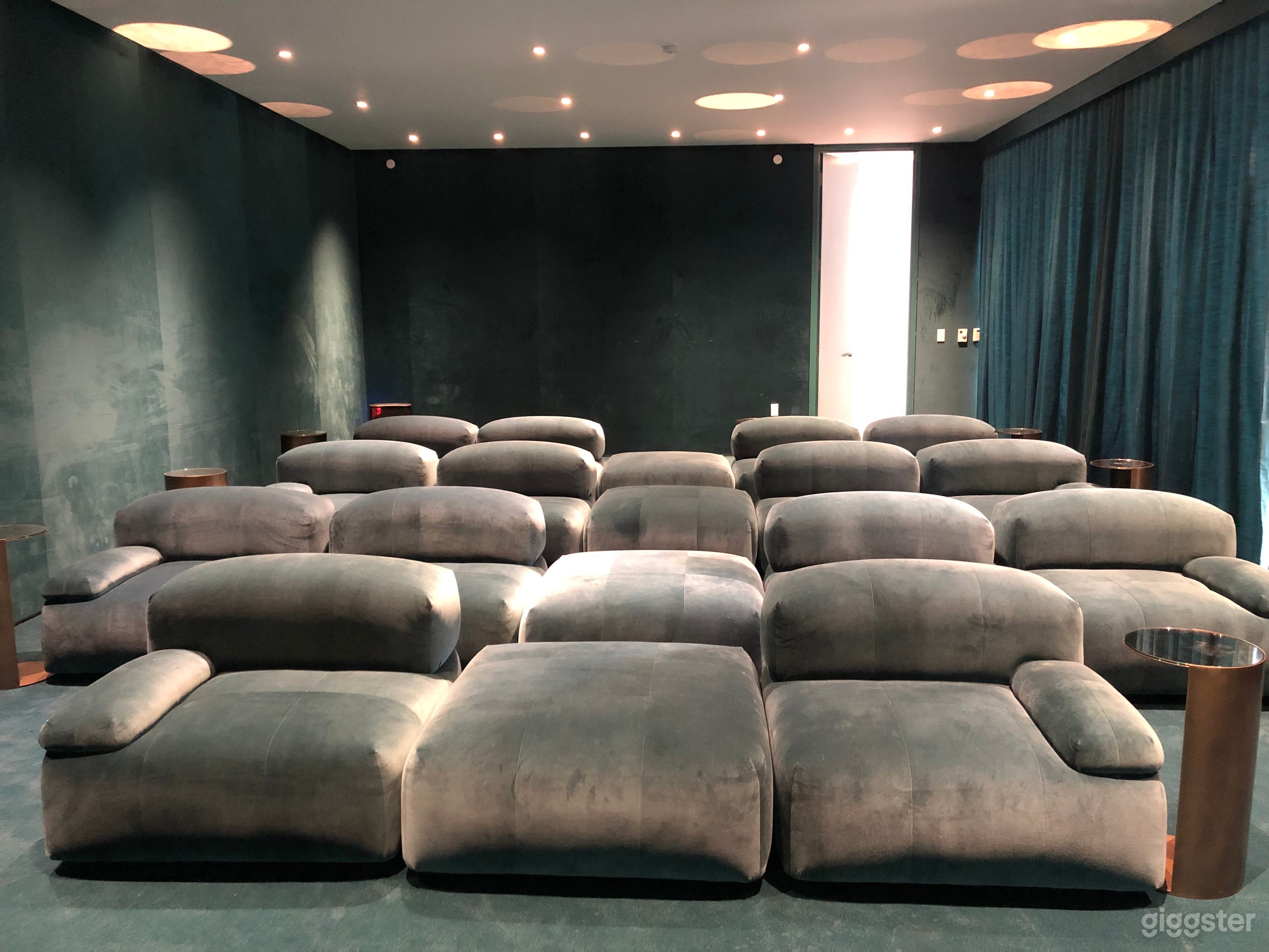 Modern Screening Room in Beverly Hills Photo 3