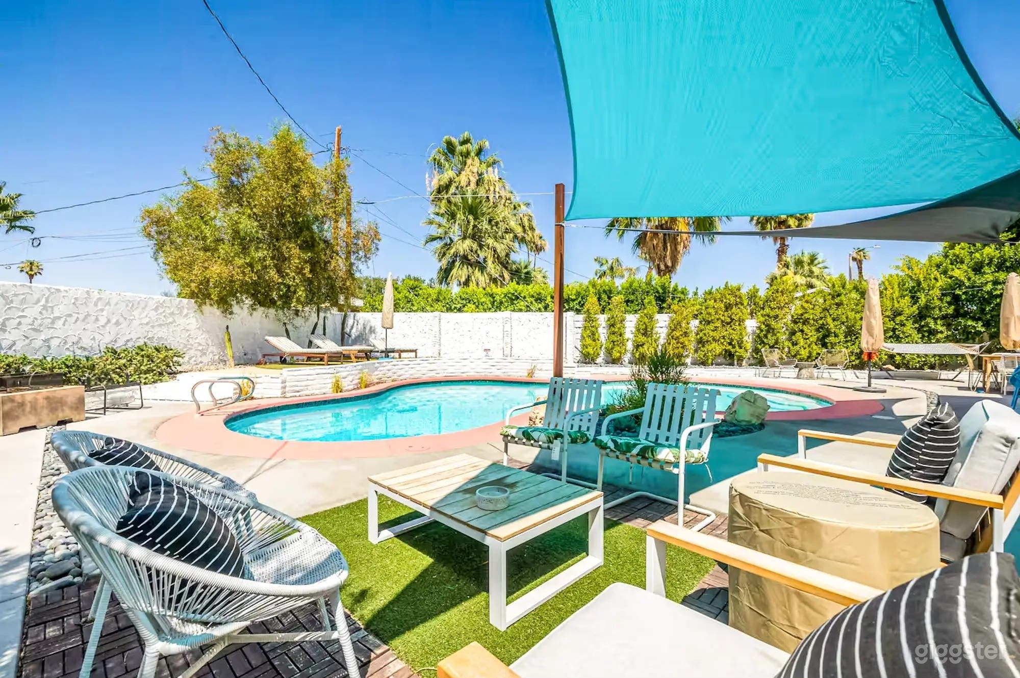 Modern & Versatile Backyard Pool Photo 2