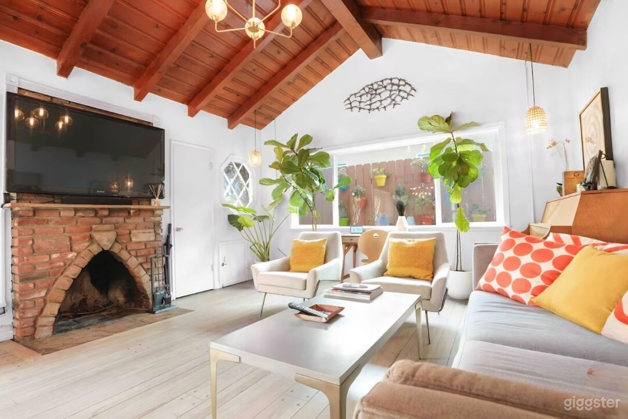 Clean, Modern Home — Perfect for Photo, Video & Creative Photo 1