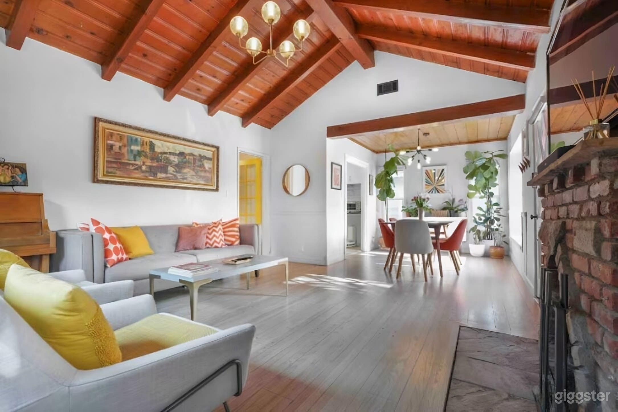 Clean, Modern Home — Perfect for Photo, Video & Creative Photo 3