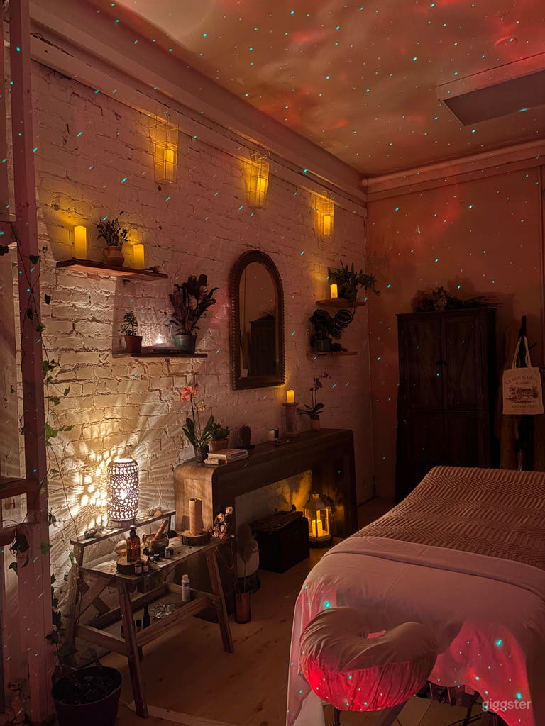  Boho-Earthy Wellness Studio for Massage, Sound & Photogr 