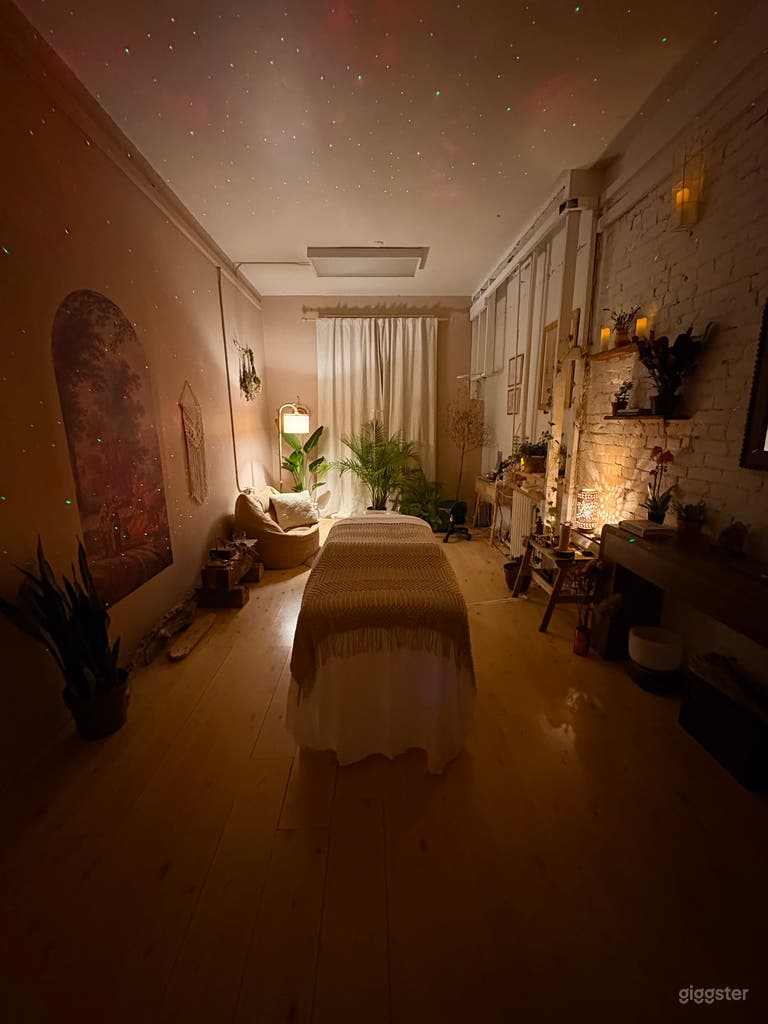  Boho-Earthy Wellness Studio for Massage, Sound & Photogr 