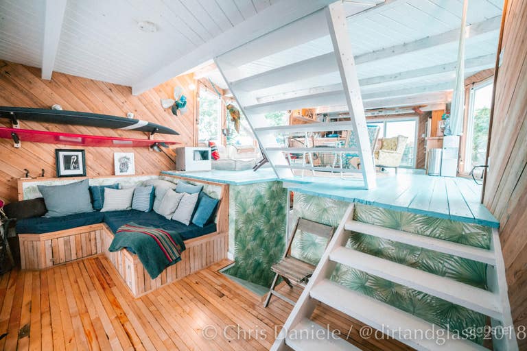  Renovated Houseboat 