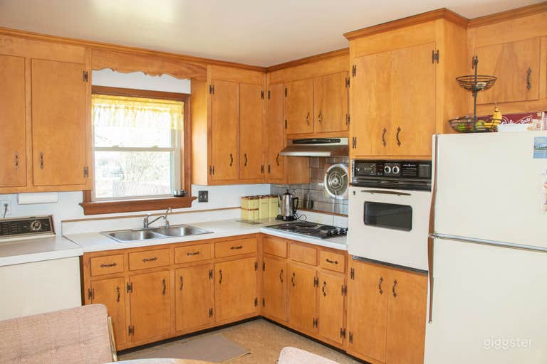  Mid Century Brick Ranch Vintage Time Capsule Home 