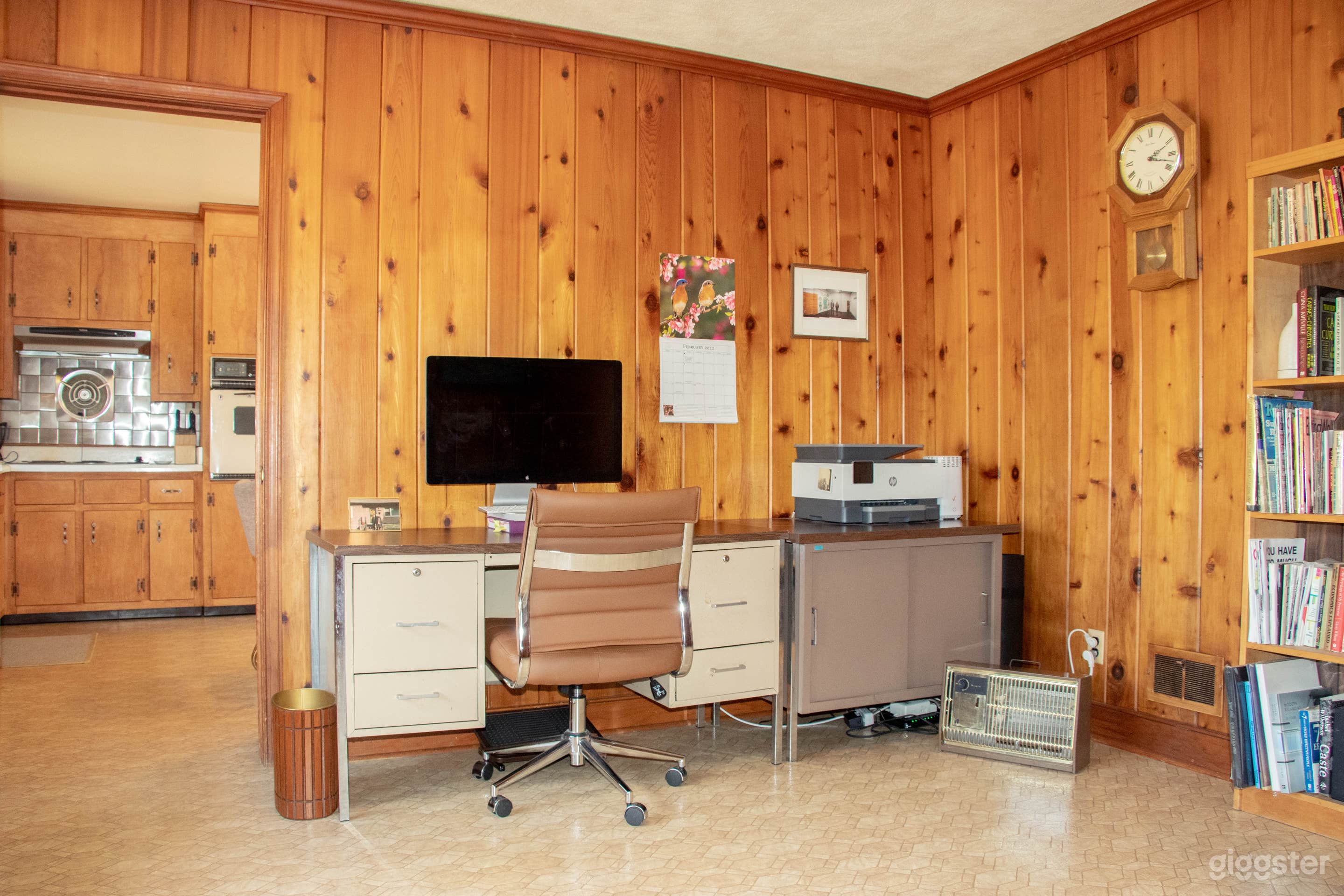 Mid Century Brick Ranch Vintage Time Capsule Home Photo 3