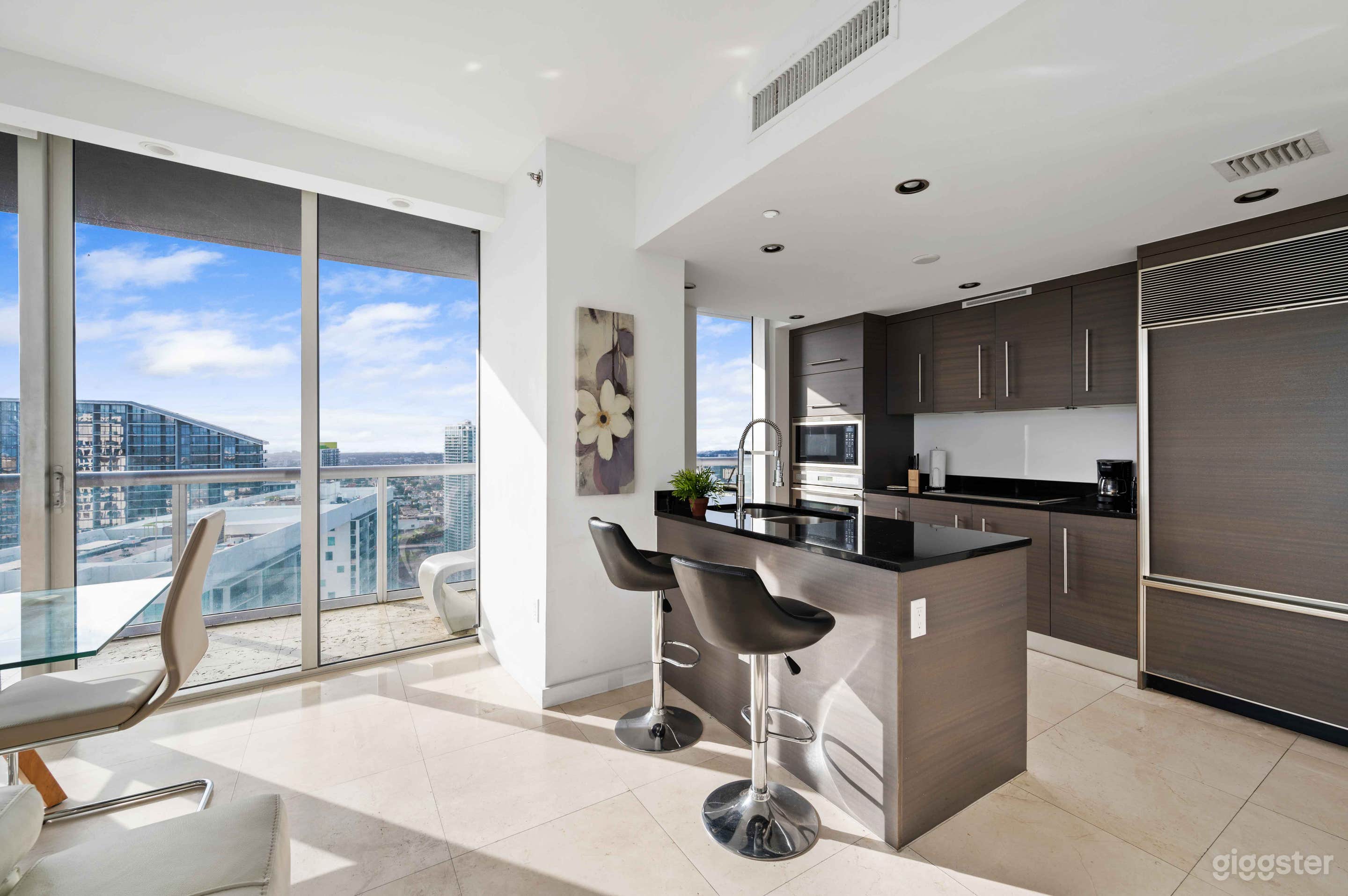 Breathtaking High-Rise Condo with Ocean & Coastline Views Photo 4