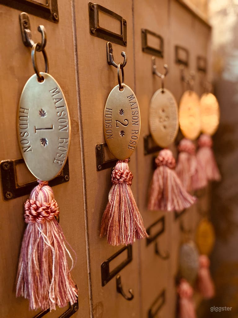  Maison Rose - A UNIQUE victorian pink mansion 