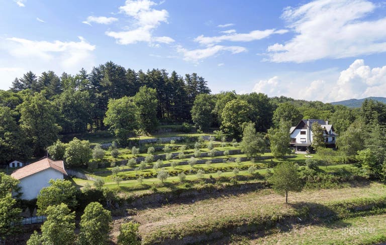  Tenuta Storica Italiana con Vista sul Lago Maggiore e Boschi 