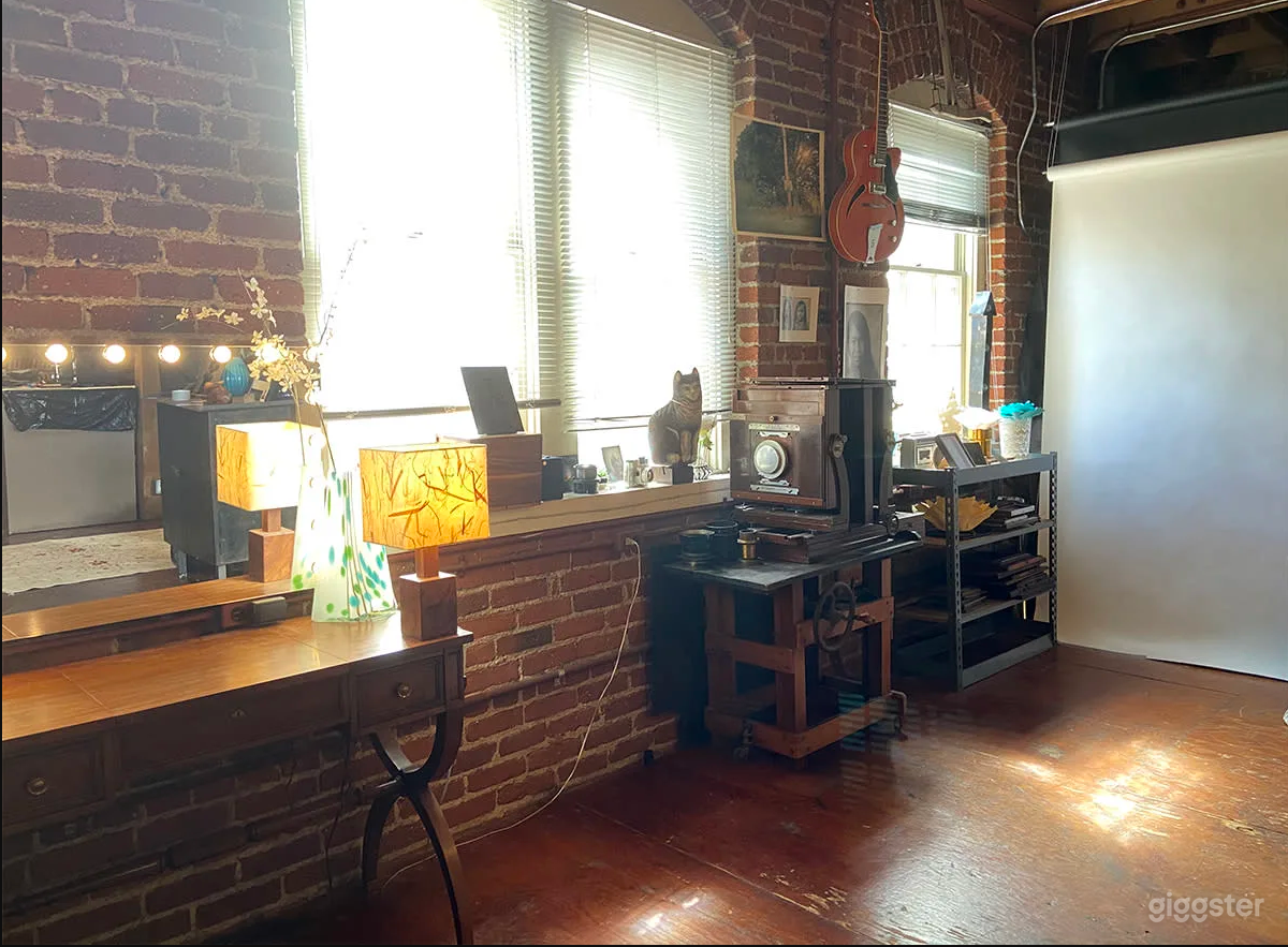 Historical Photo Studio Photo 3