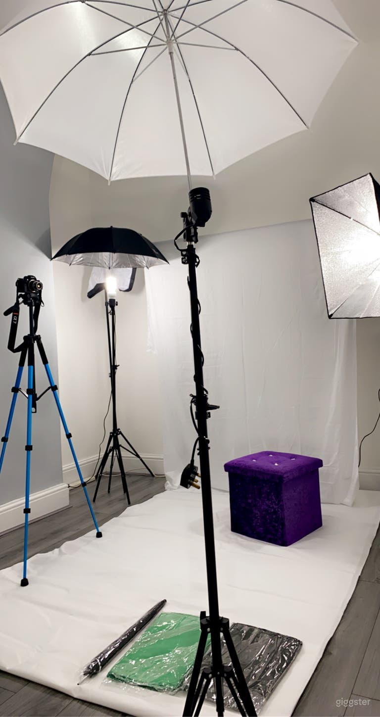  Photo Film Studio With high ceilings,Studio arts  