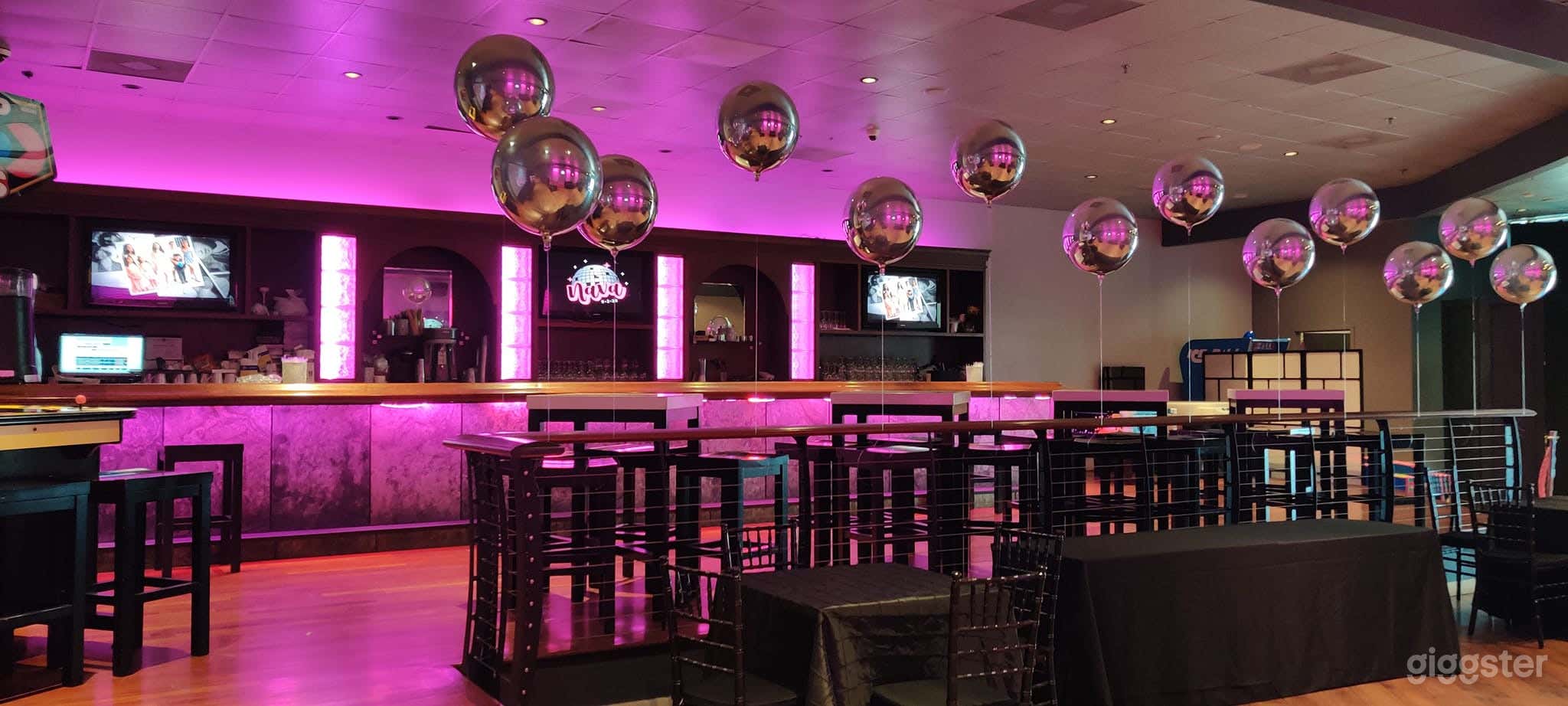 COCKTAIL AREA Photo 1