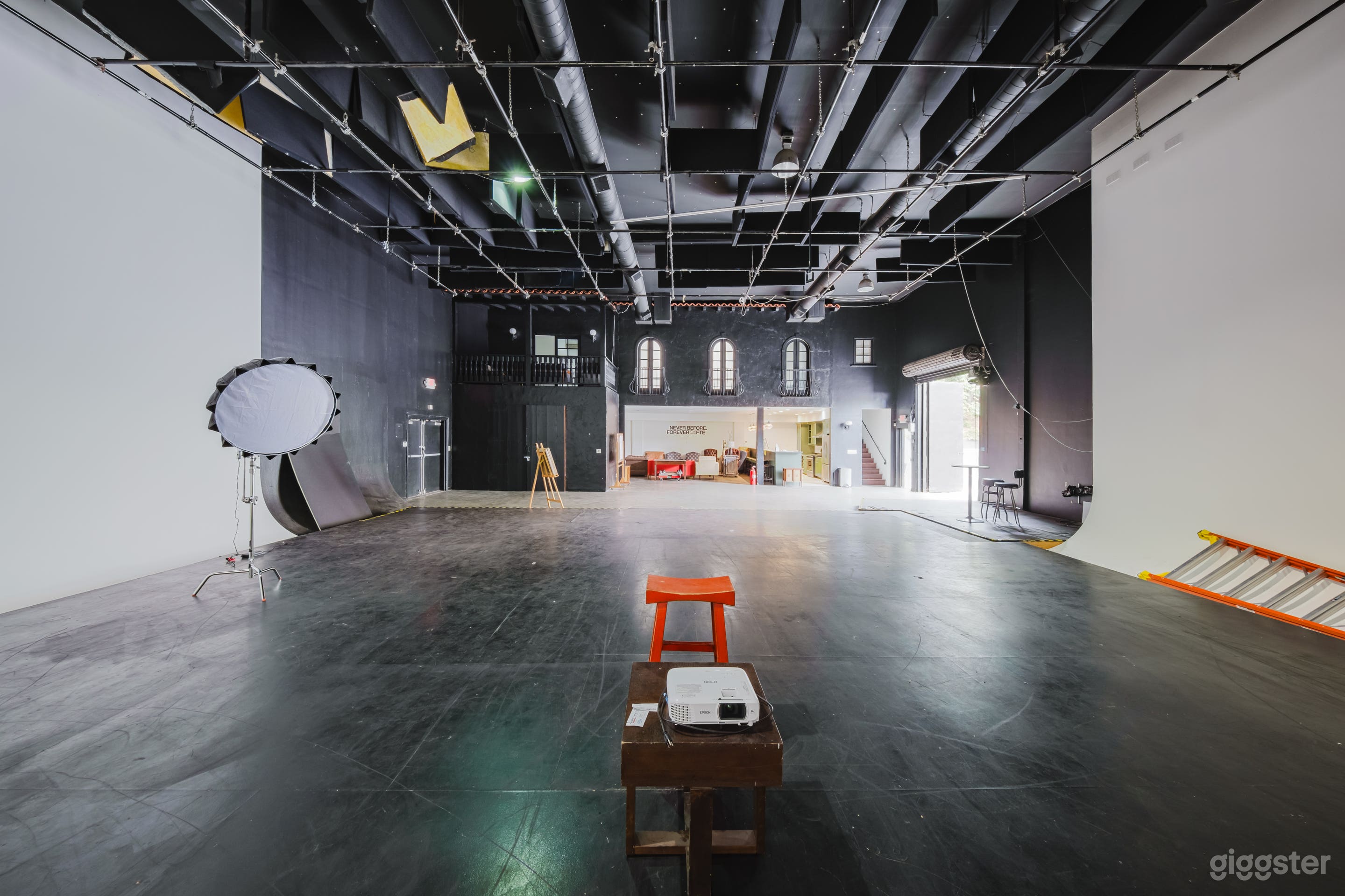 URBAN FORTRESS WITH INDOOR/OUTDOOR FLEX Photo 3