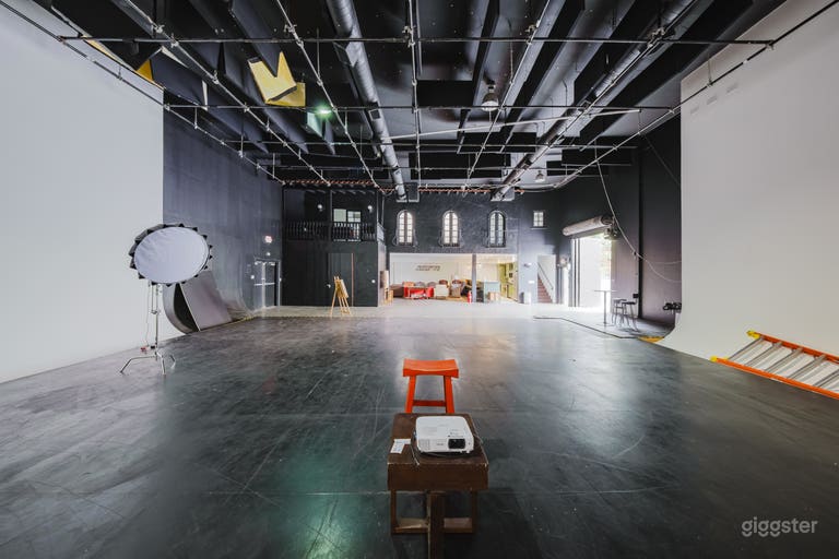  URBAN FORTRESS WITH INDOOR/OUTDOOR FLEX 