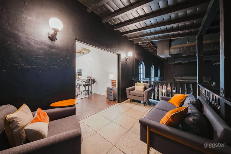  URBAN FORTRESS WITH INDOOR/OUTDOOR FLEX 