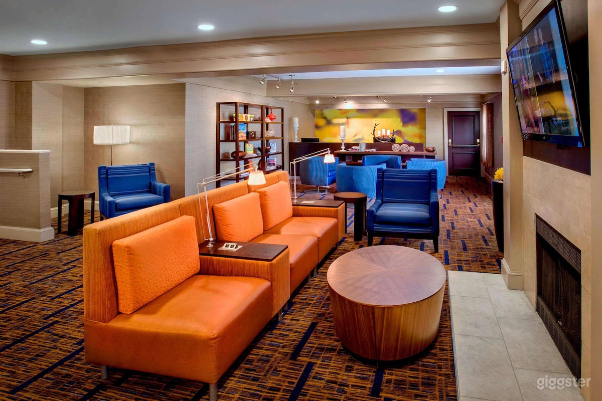 Breakfast Area and Lounge Photo 4