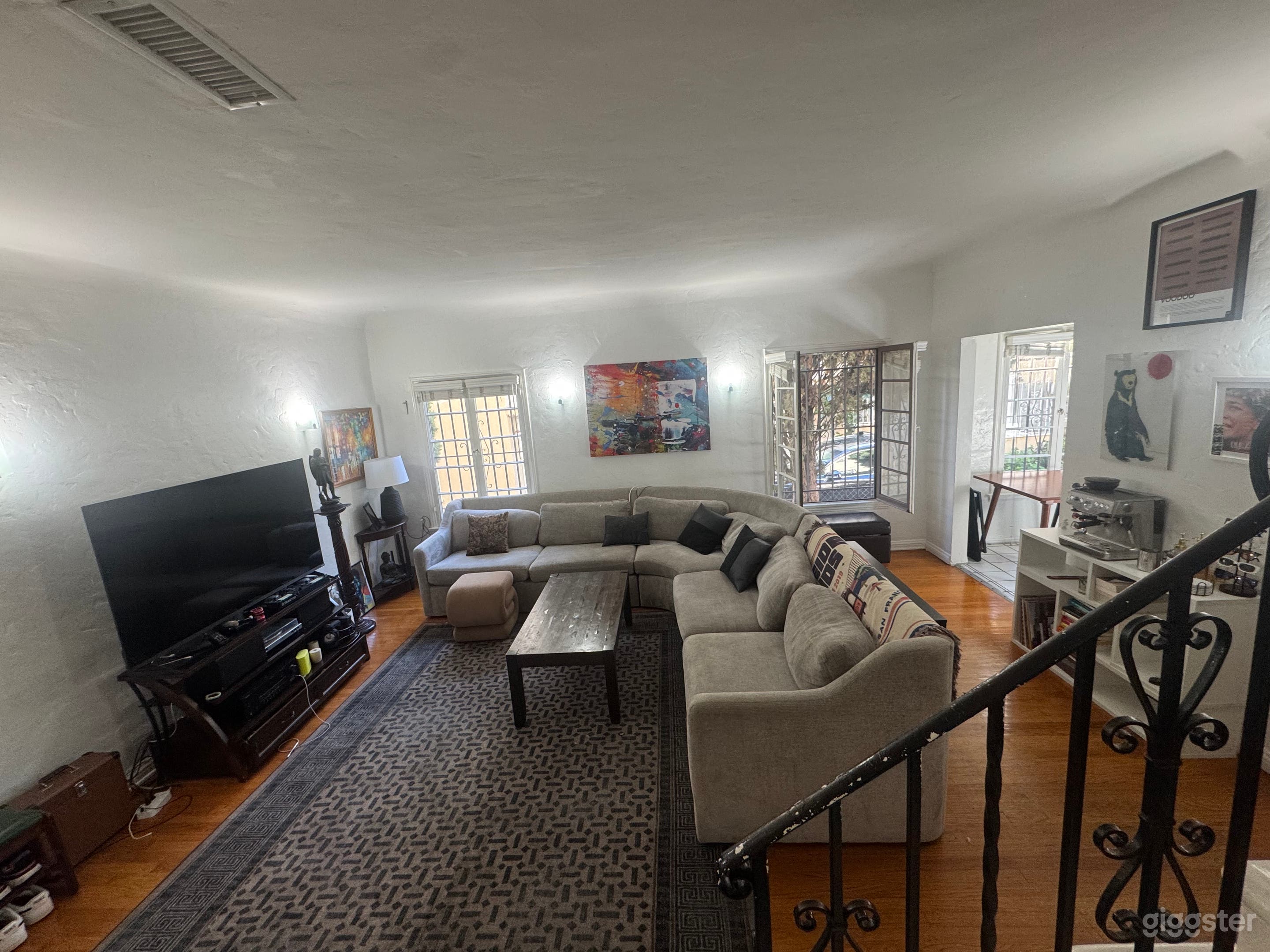 Artsy / Bohemian Apartment Photo 1