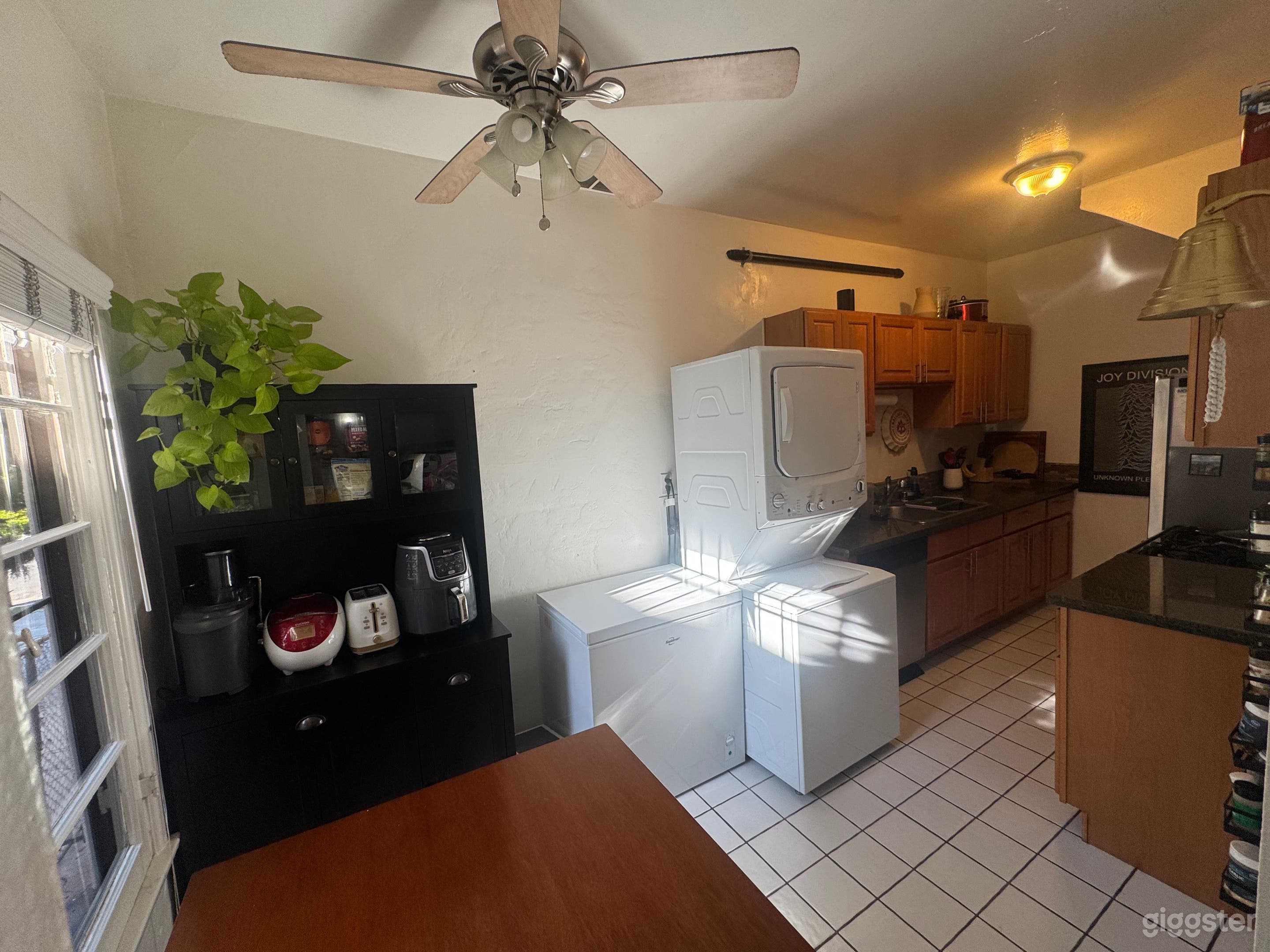 Artsy / Bohemian Apartment Photo 2