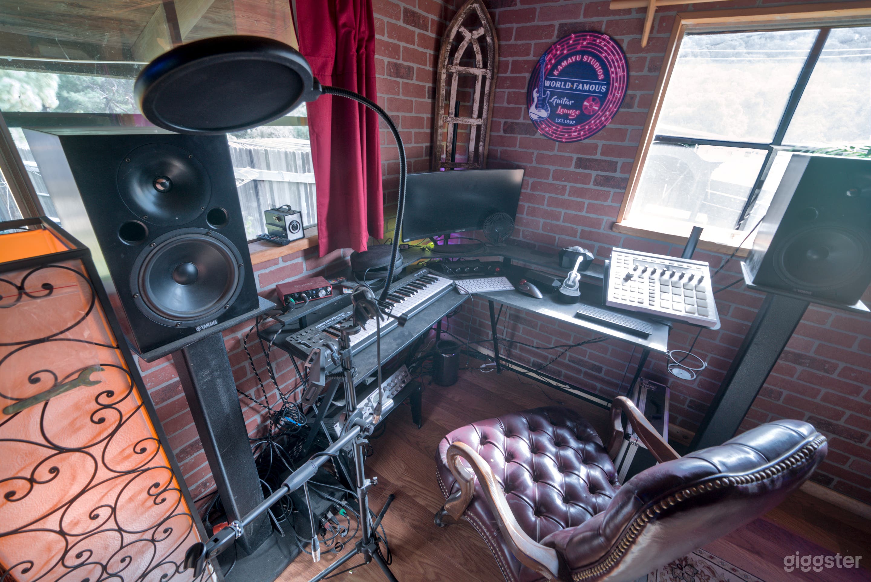 Bohemian Music Studio – Eccentric Creative Interior Set Photo 4