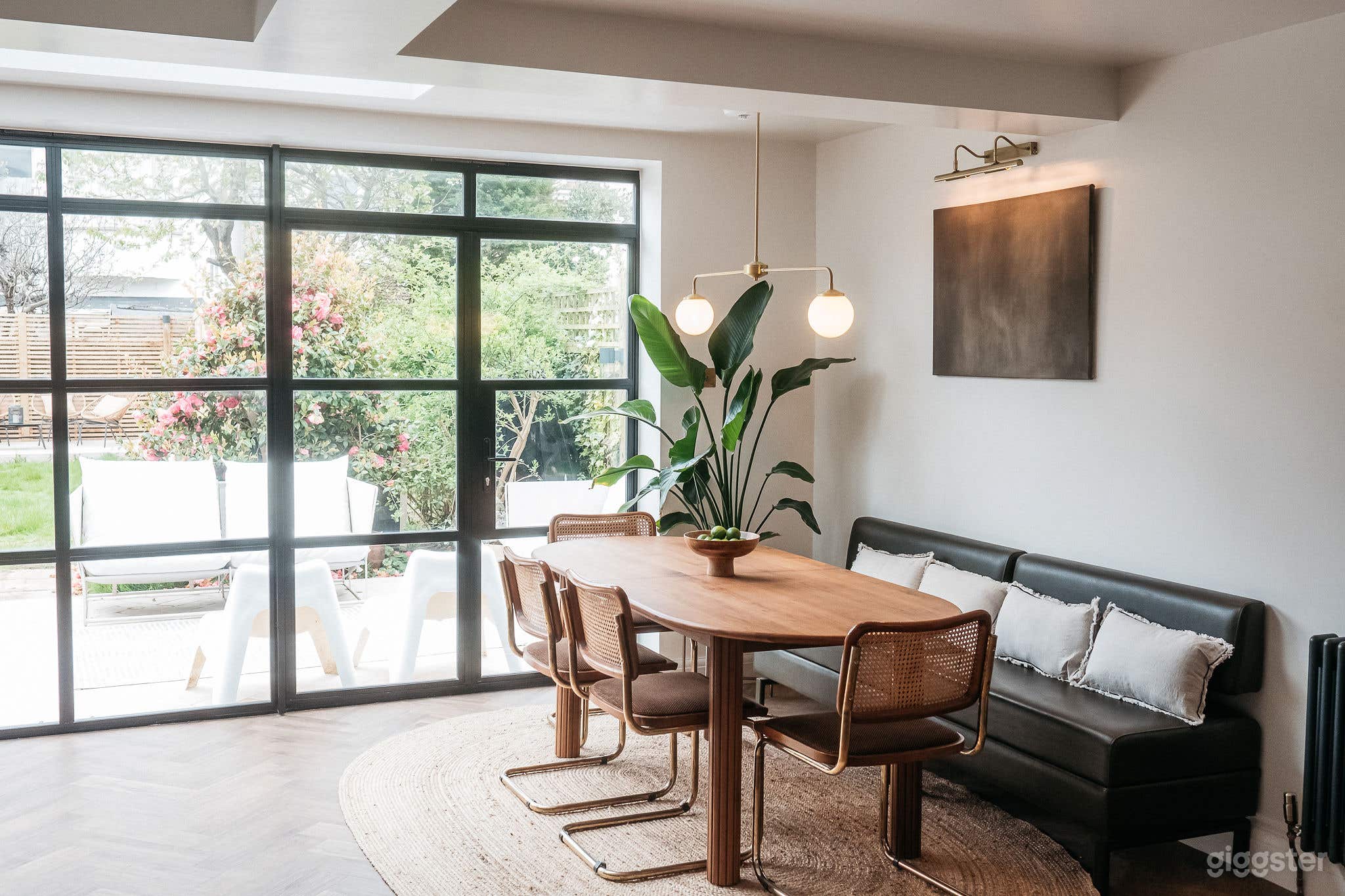 Textural, newly renovated house and garden in Hove Photo 1