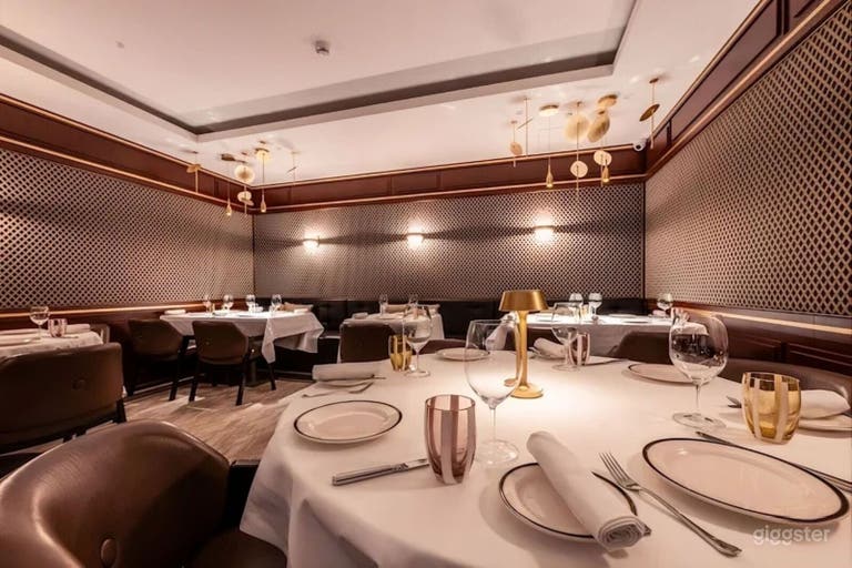  The Main Dining Room: Timeless Italian Glamour 