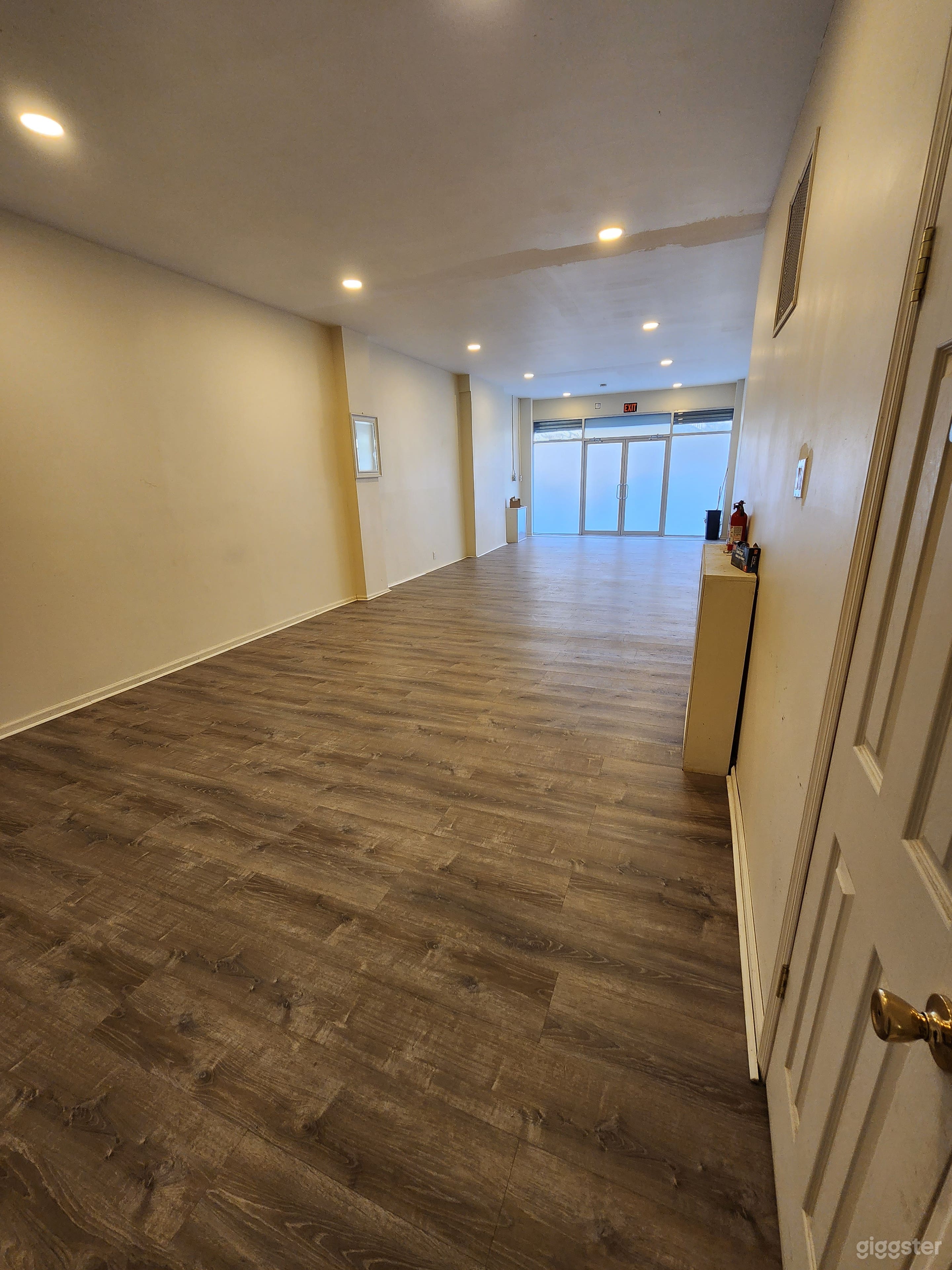 Taylor amour EVENTS Space Photo 4