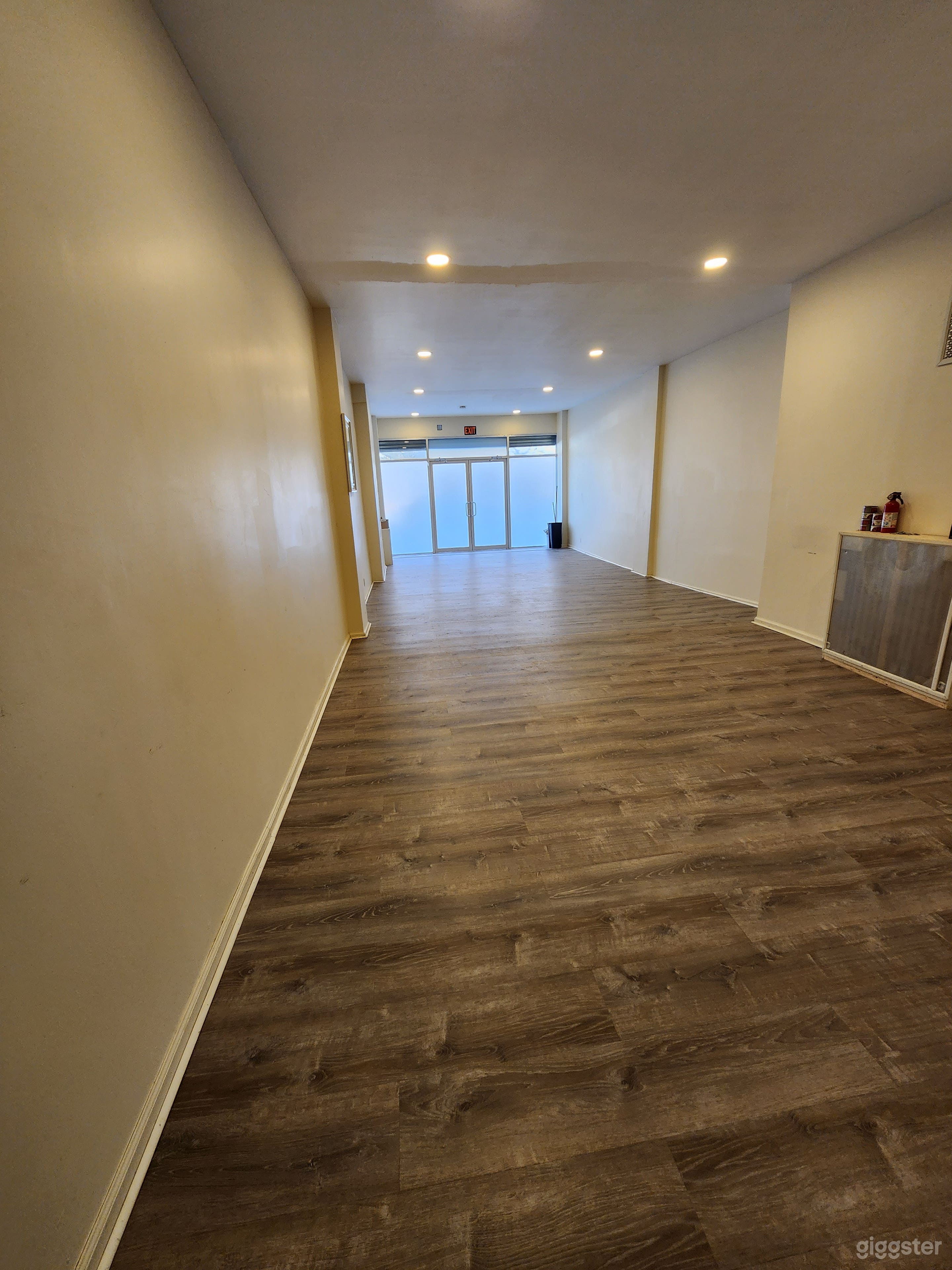 Taylor amour EVENTS Space Photo 2