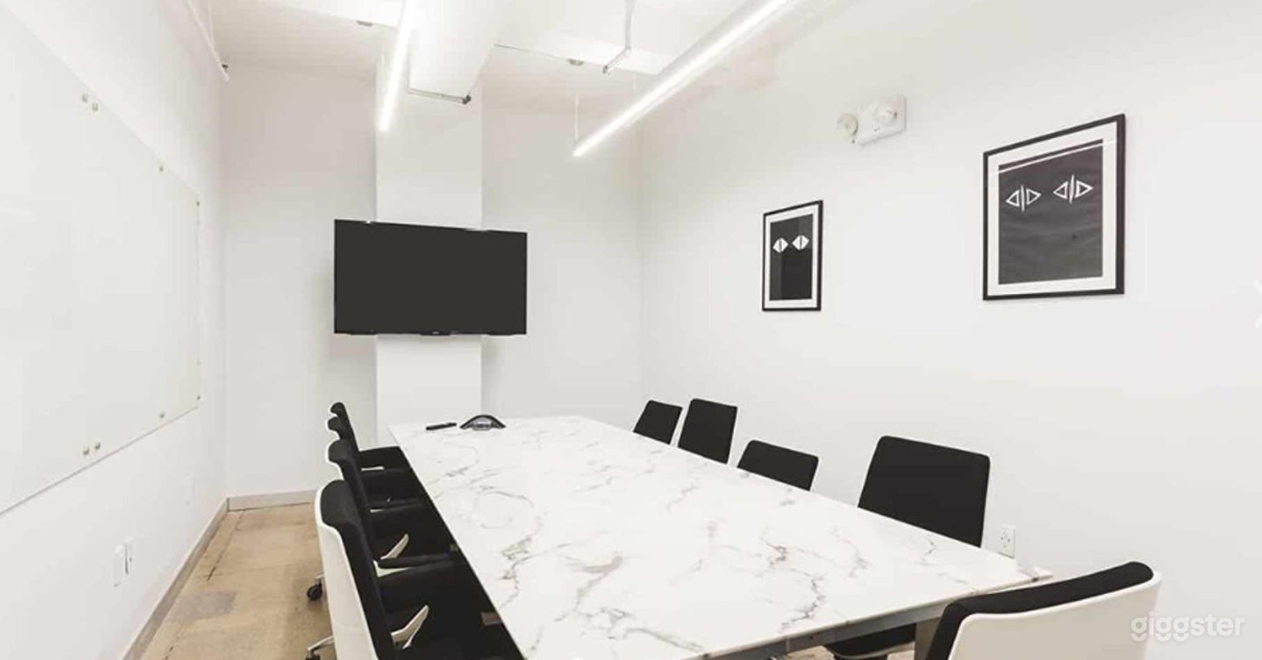 8–10 Seat Boardroom-Style Meeting Space Photo 3