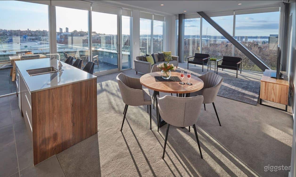 Swiss-SuperSuite Two Bedroom - Living Room