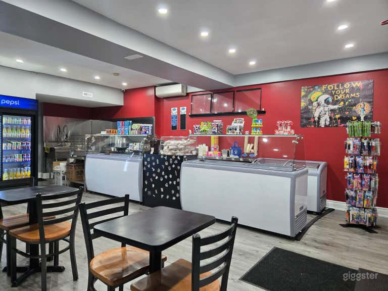  Cute Ice Cream shop, ideal for small events 