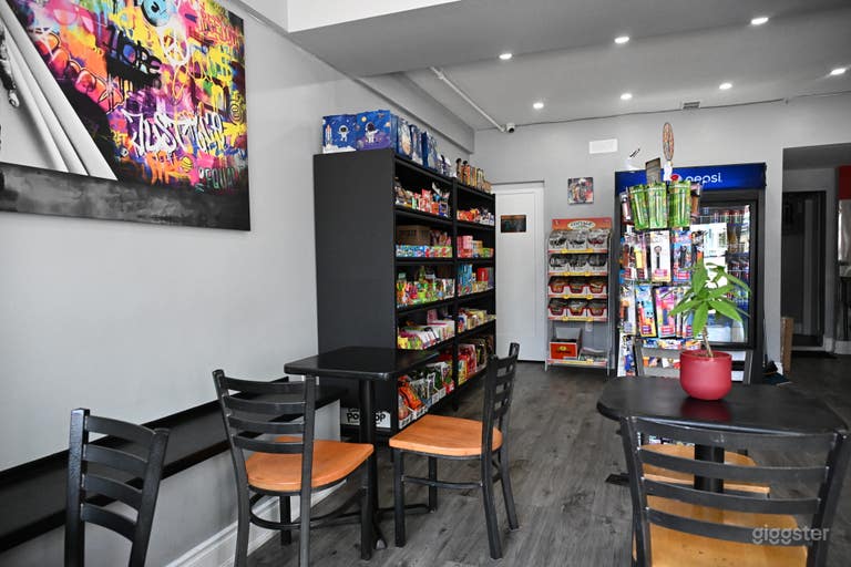  Cute Ice Cream shop, ideal for small events 