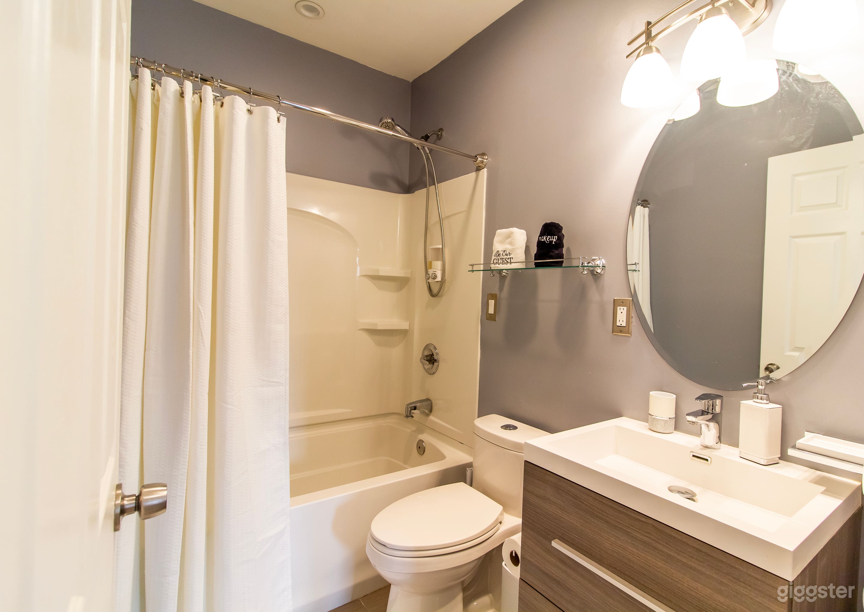 Cozy apartment with Master bedroom and 2 Bath Photo 2