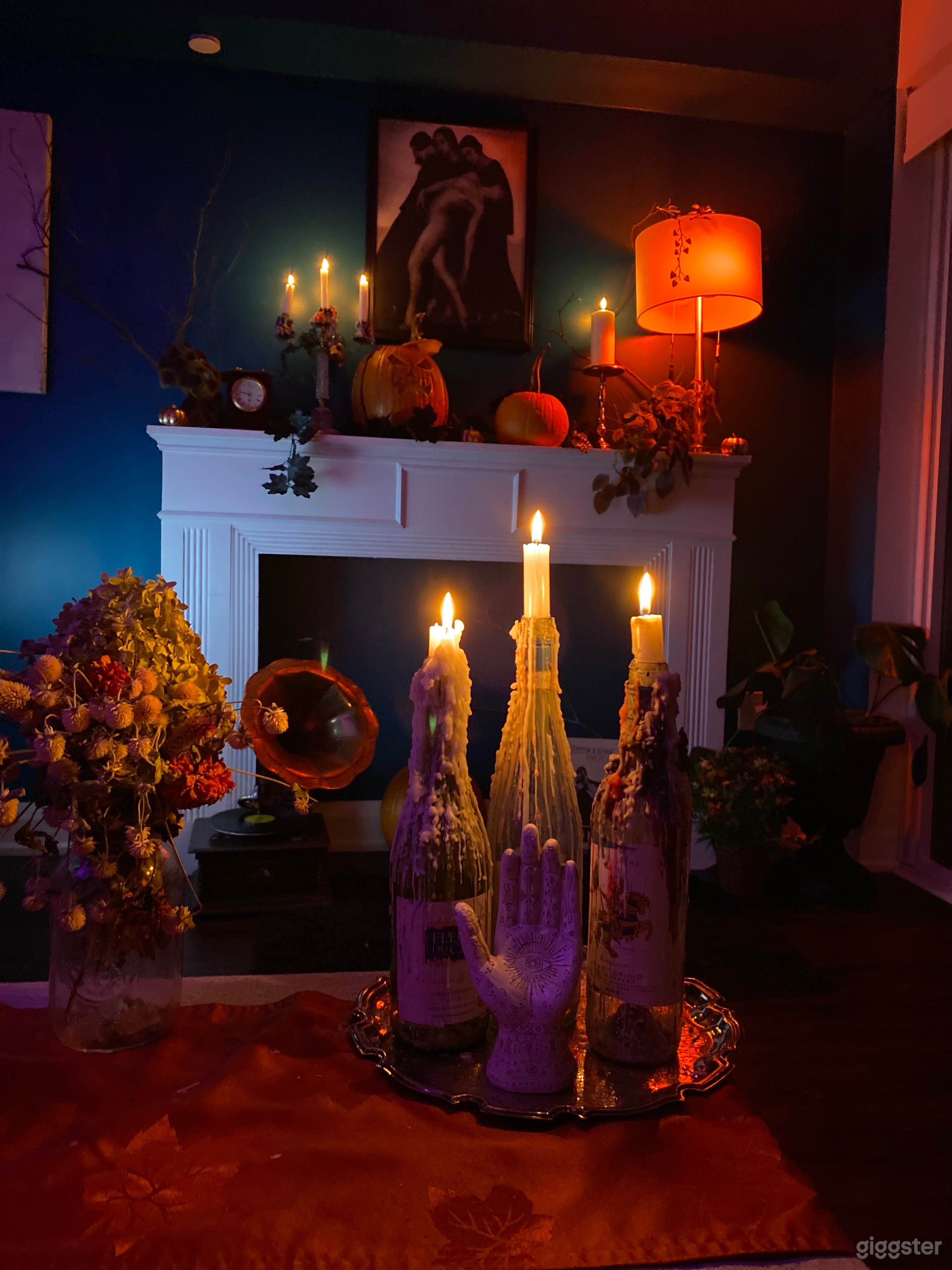 Living Room Teal Wall { Fall setup }

*Come see more on our  Instagram page @deerdenstudio