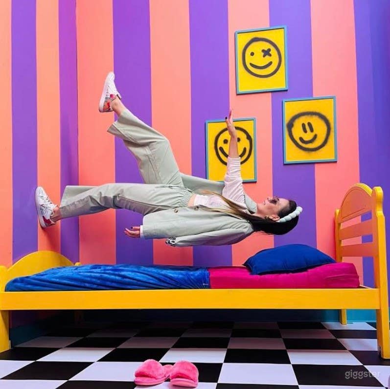 Creative and Professional Selfie Museum Photo 1