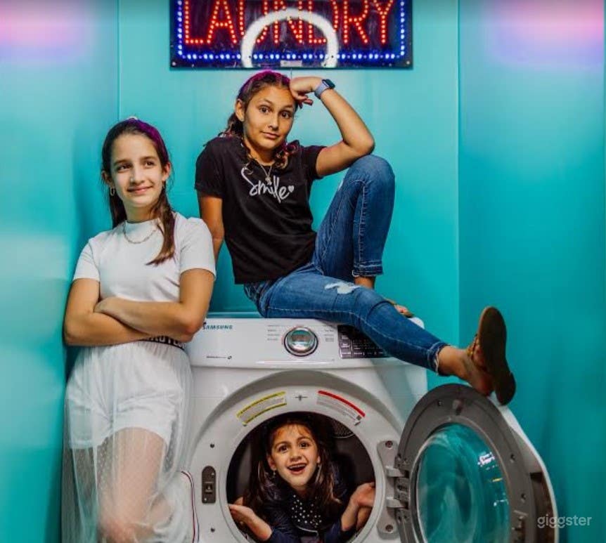 Creative and Professional Selfie Museum Photo 2