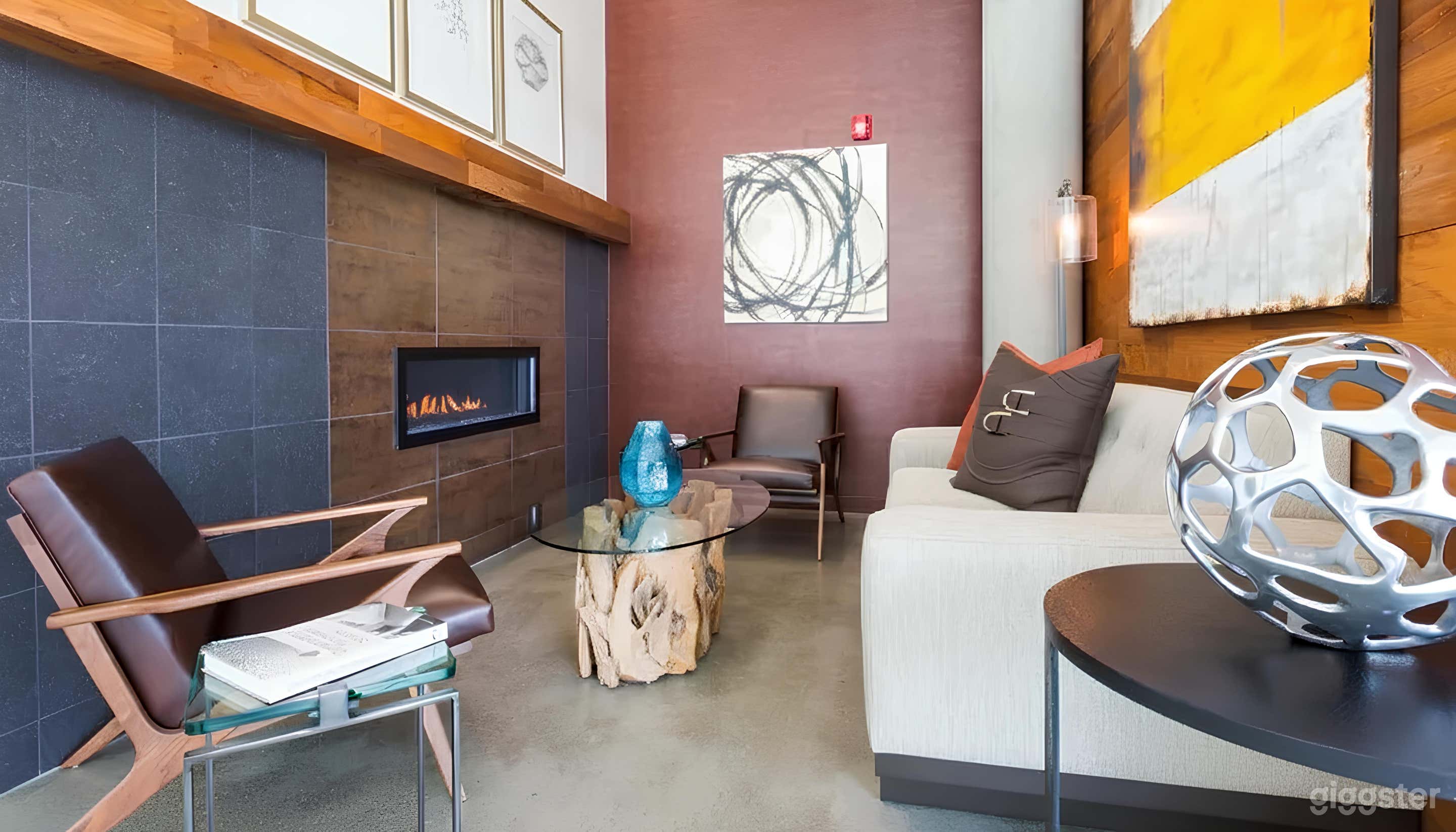 Sunny, Modern Lounge - Ideal for Content Creation Photo 3