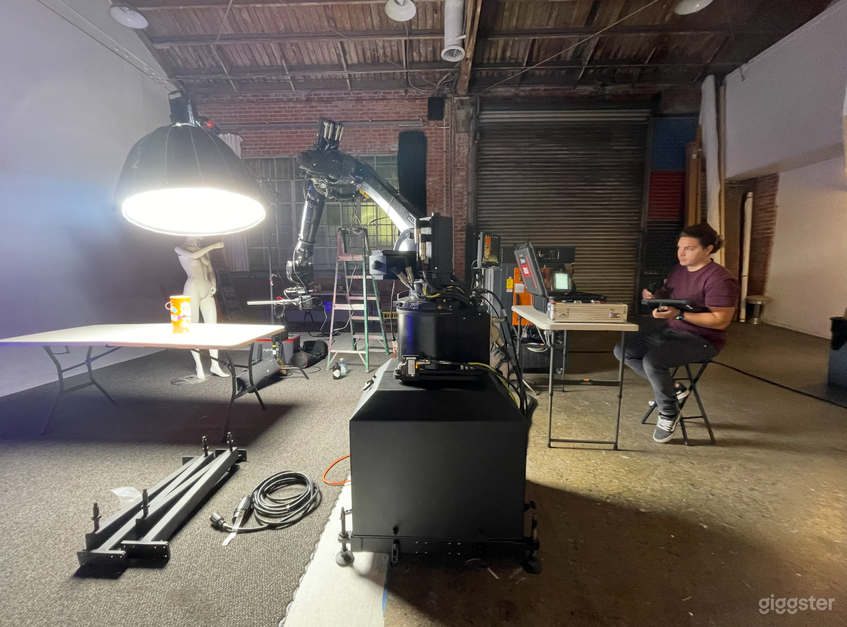 AMAZING AFFORDABLE! PHOTO / VIDEO/ETC. SPACE -DTLA CYC WALL! Photo 4