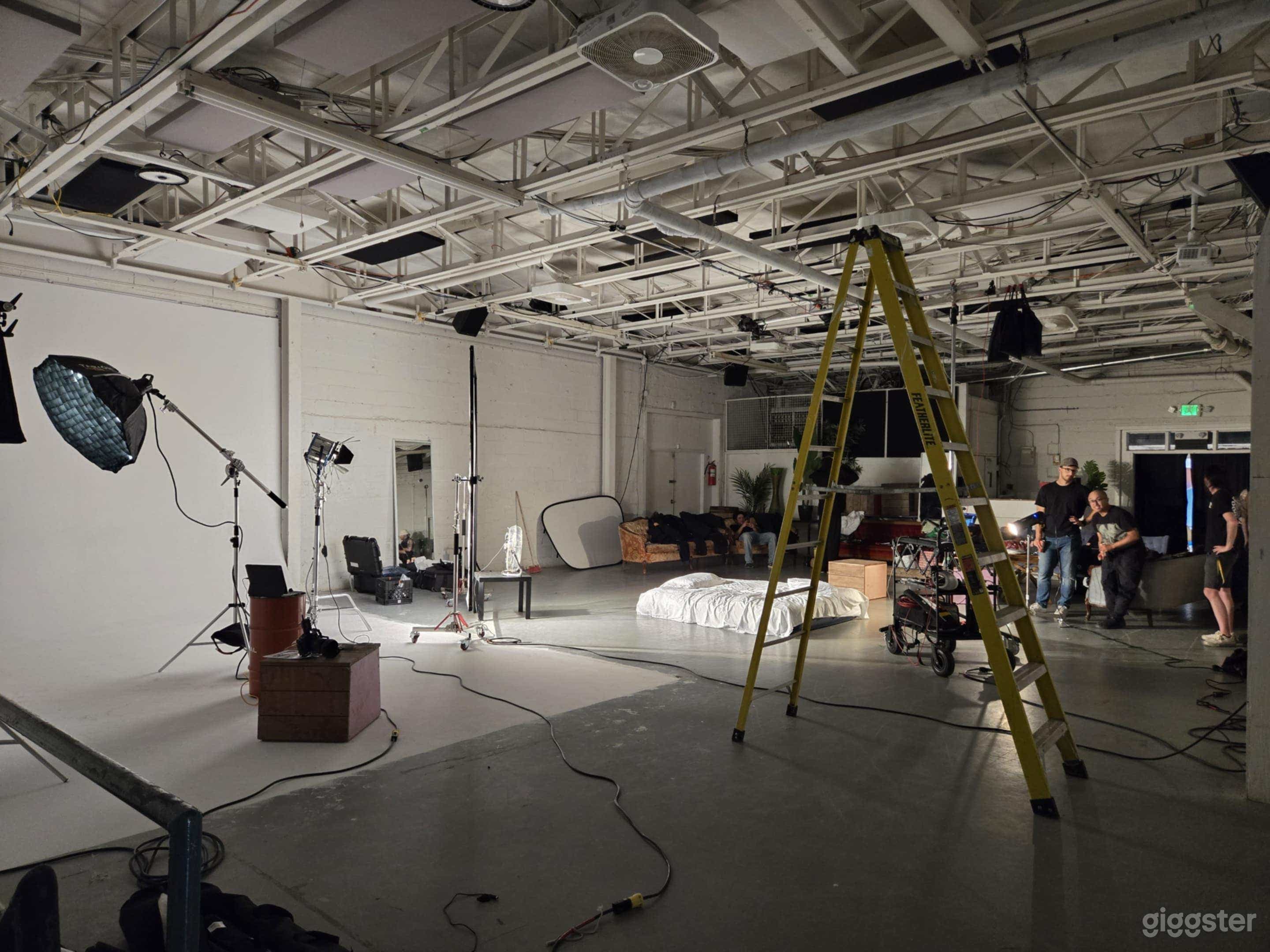 Moody Industrial Photo/Video Studio in Montreal Photo 3