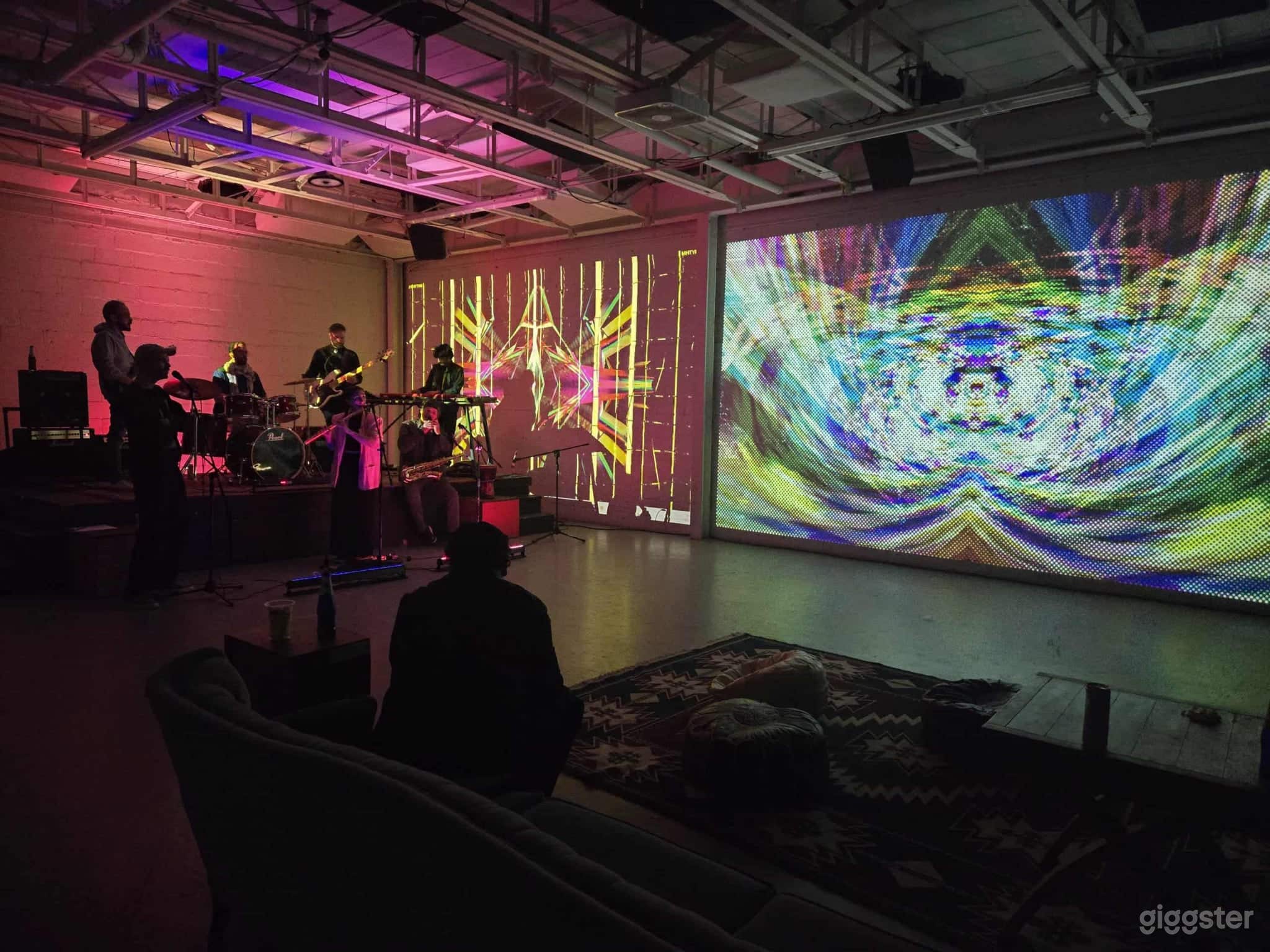 Moody Industrial Photo/Video Studio in Montreal Photo 1