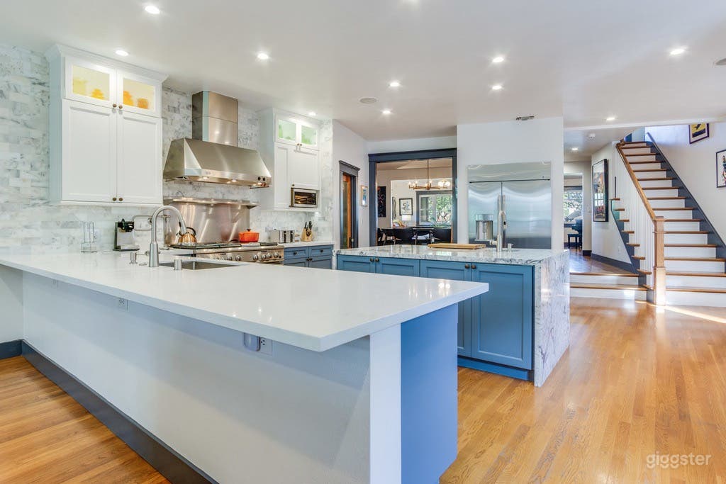 Striking Craftsman in Los Cerritos  Photo 2