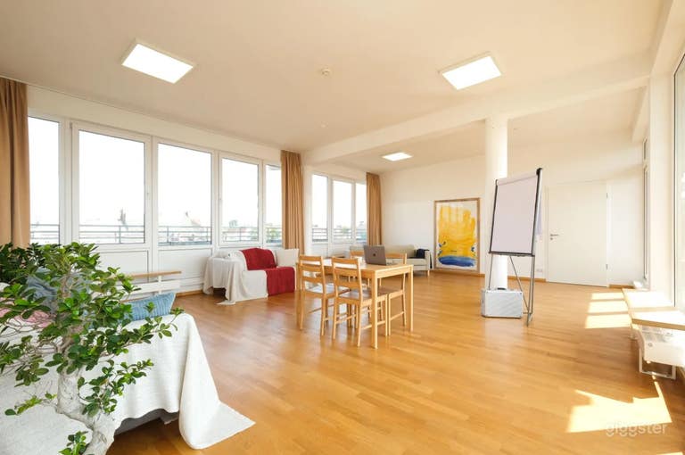  Großzügiger, heller Raum mit Terrasse – für kreative Session 