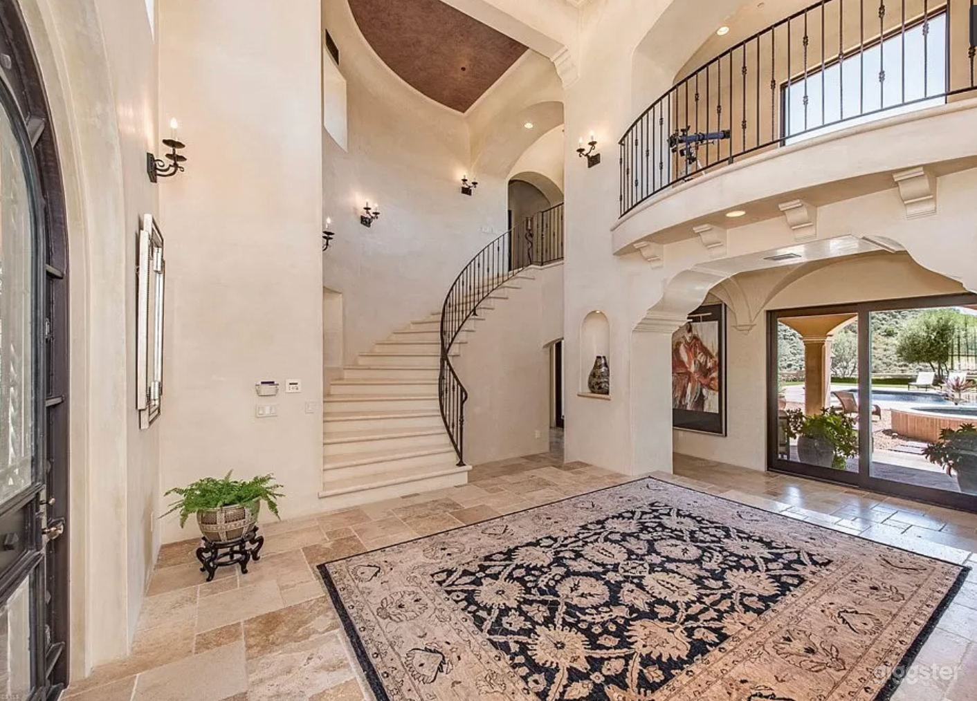 Modern Tuscan Luxury Home Photo 4